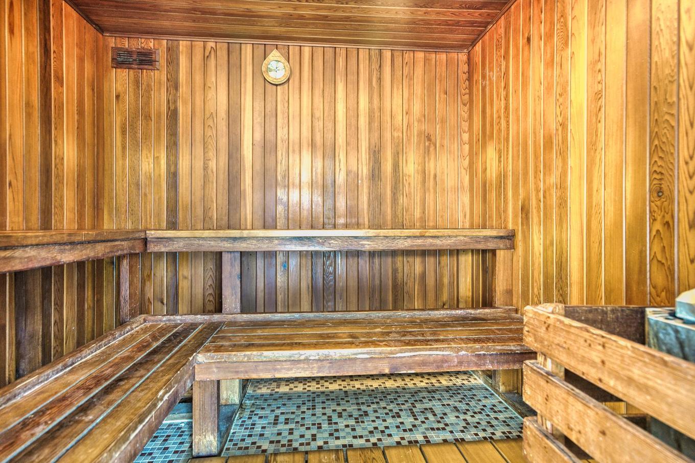 Sauna - 2101-1200 Rue St-Jacques, Montréal (Ville-Marie), QC - Indoor Photo Showing Other Room