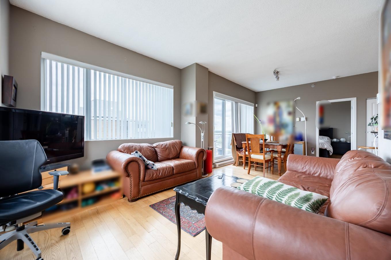 Salon - 2101-1200 Rue St-Jacques, Montréal (Ville-Marie), QC - Indoor Photo Showing Living Room
