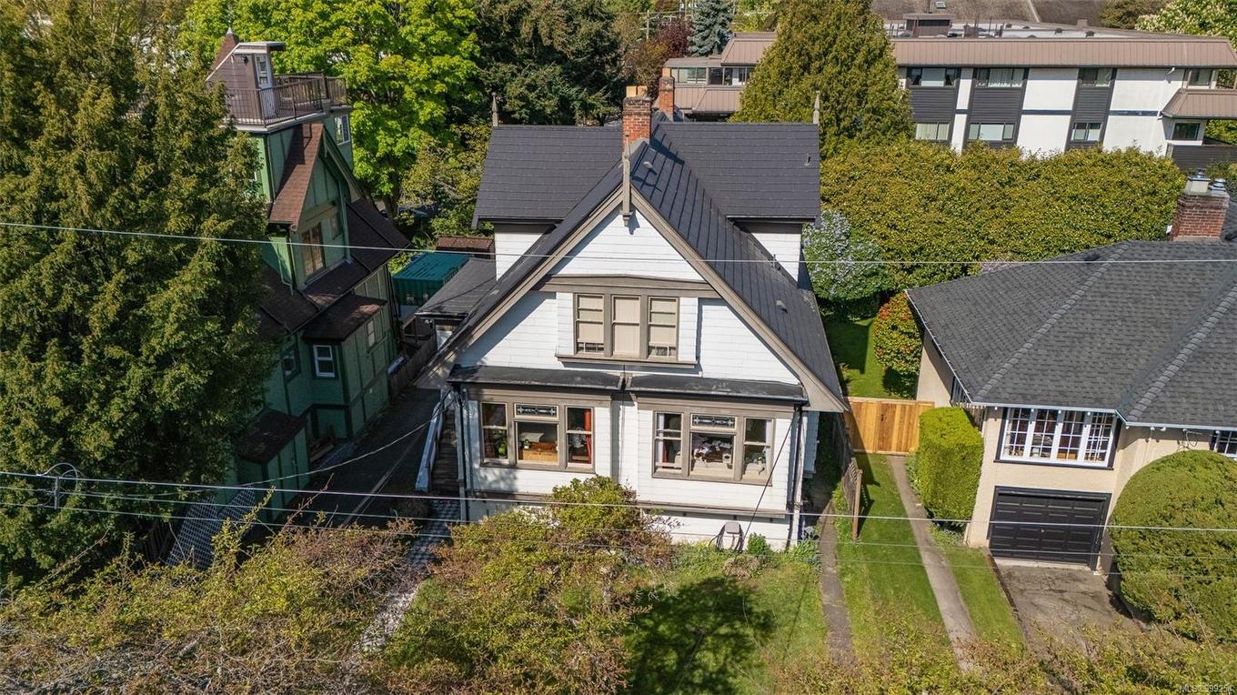 516 Su'It St, Victoria, BC - Outdoor