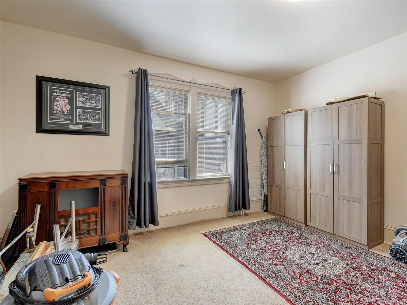 516 Su'It St, Victoria, BC - Indoor Photo Showing Other Room