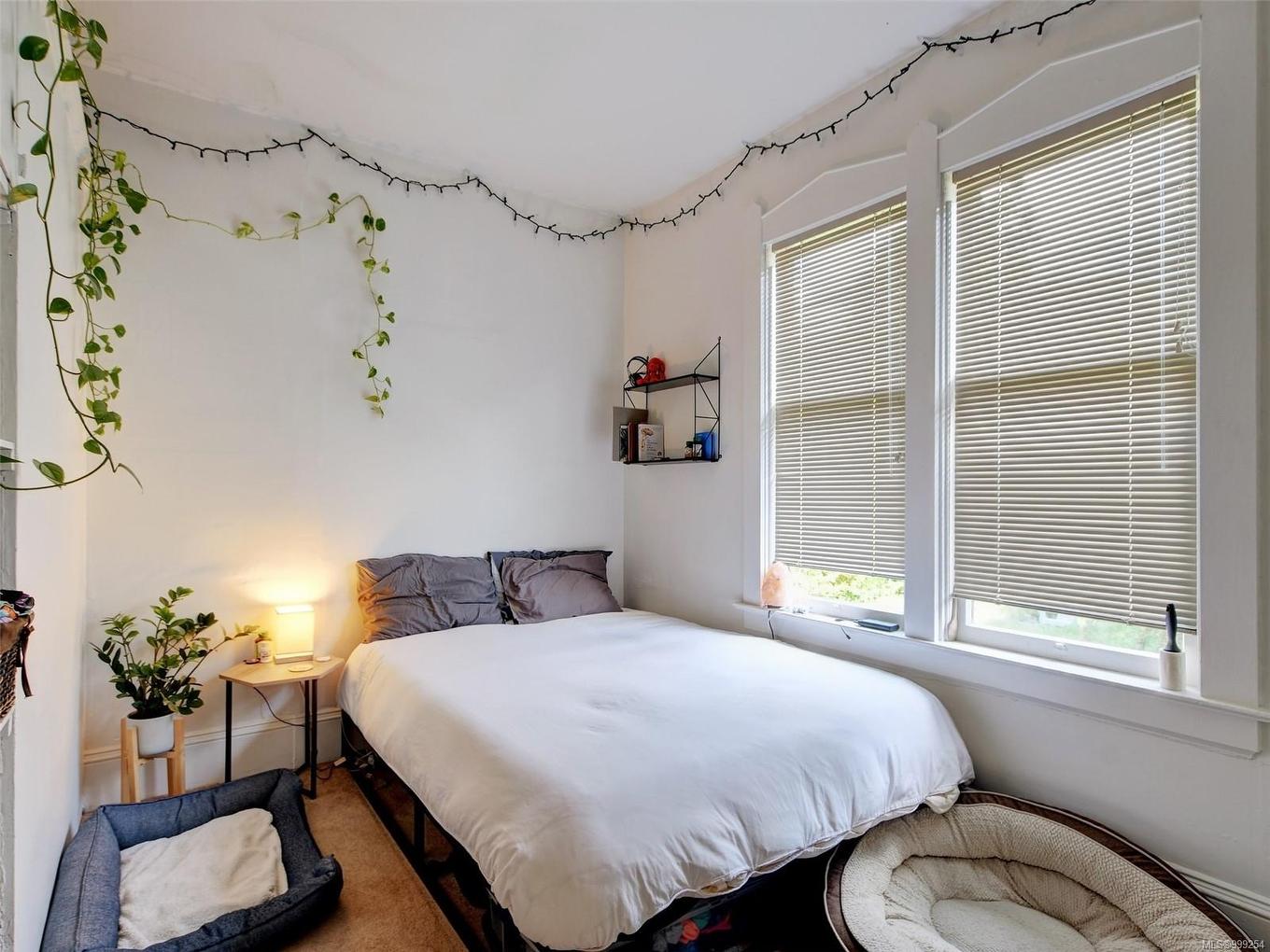 516 Su'It St, Victoria, BC - Indoor Photo Showing Bedroom