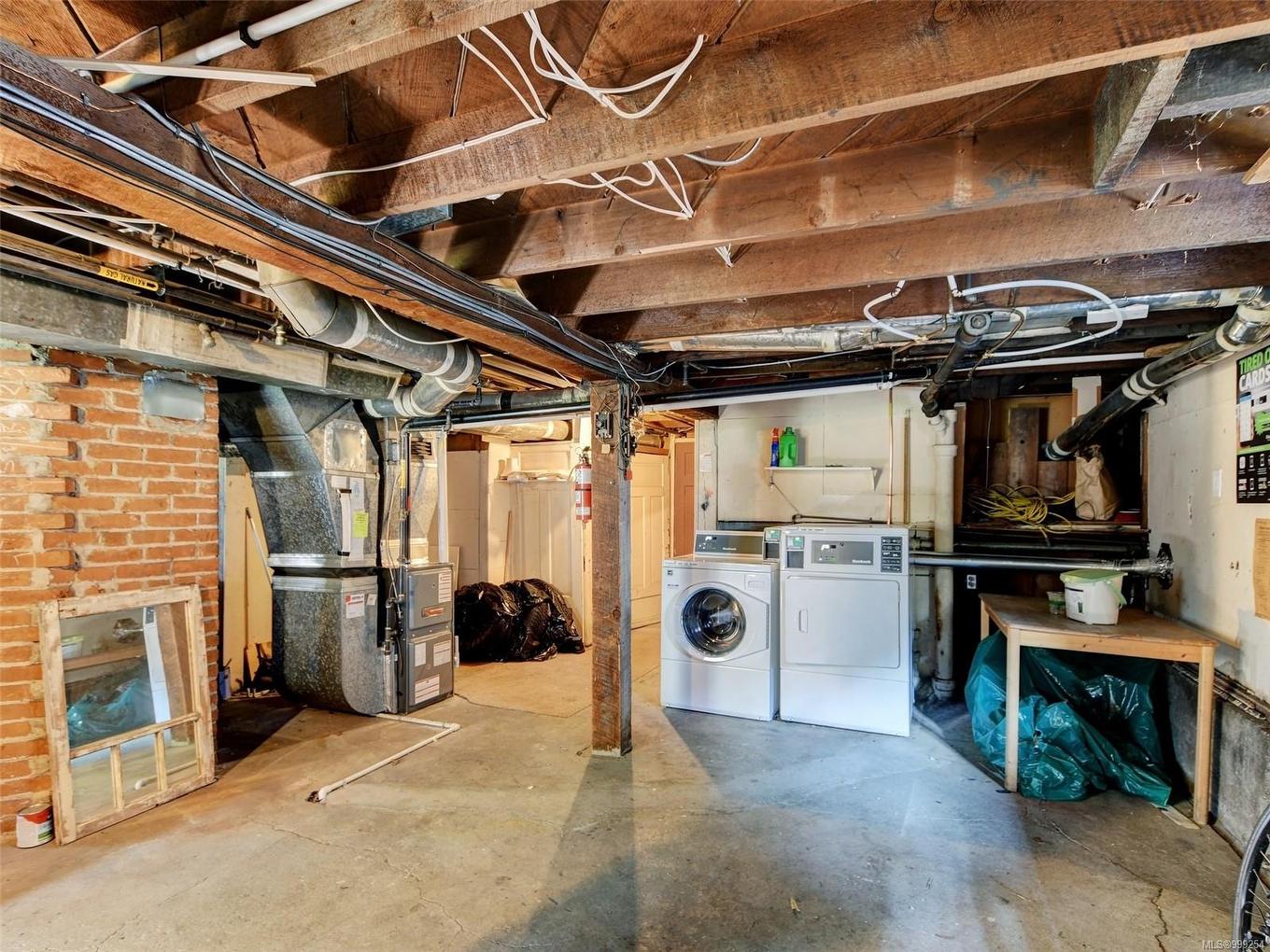 516 Su'It St, Victoria, BC - Indoor Photo Showing Basement