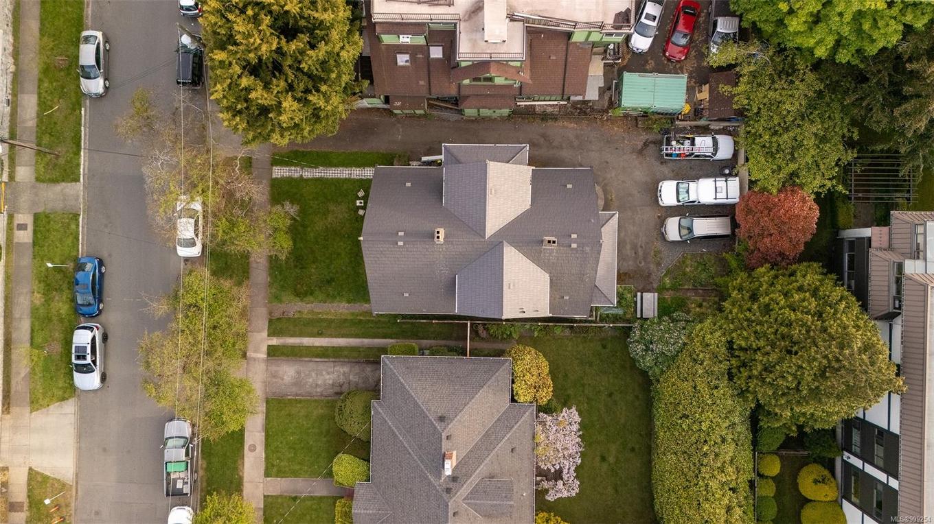 516 Su'It St, Victoria, BC - Outdoor With View