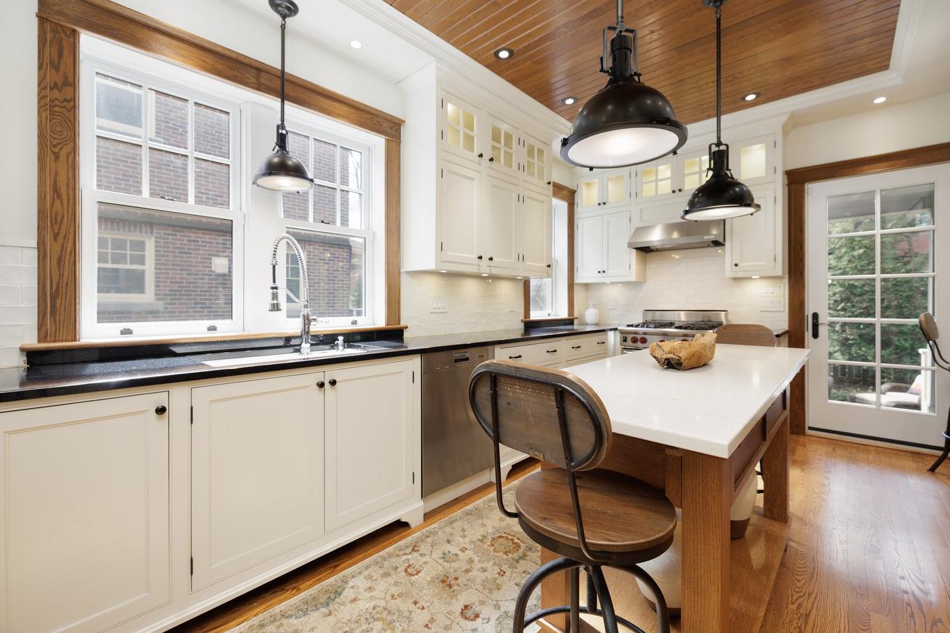 Kitchen - 130 Av. Ballantyne N., Montréal-Ouest, QC - Indoor Photo Showing Other Room