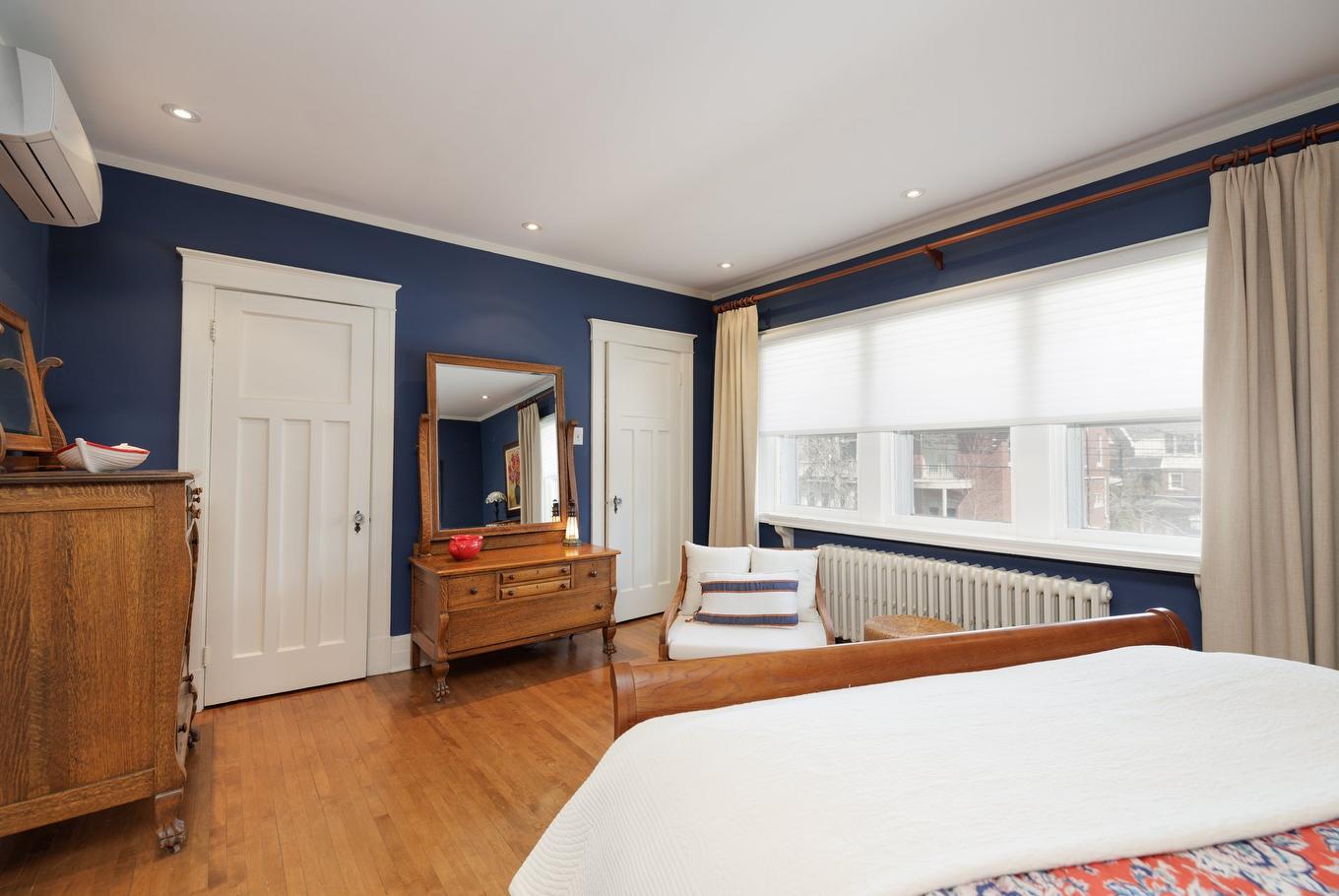 Primary bedroom - 130 Av. Ballantyne N., Montréal-Ouest, QC - Indoor Photo Showing Bedroom