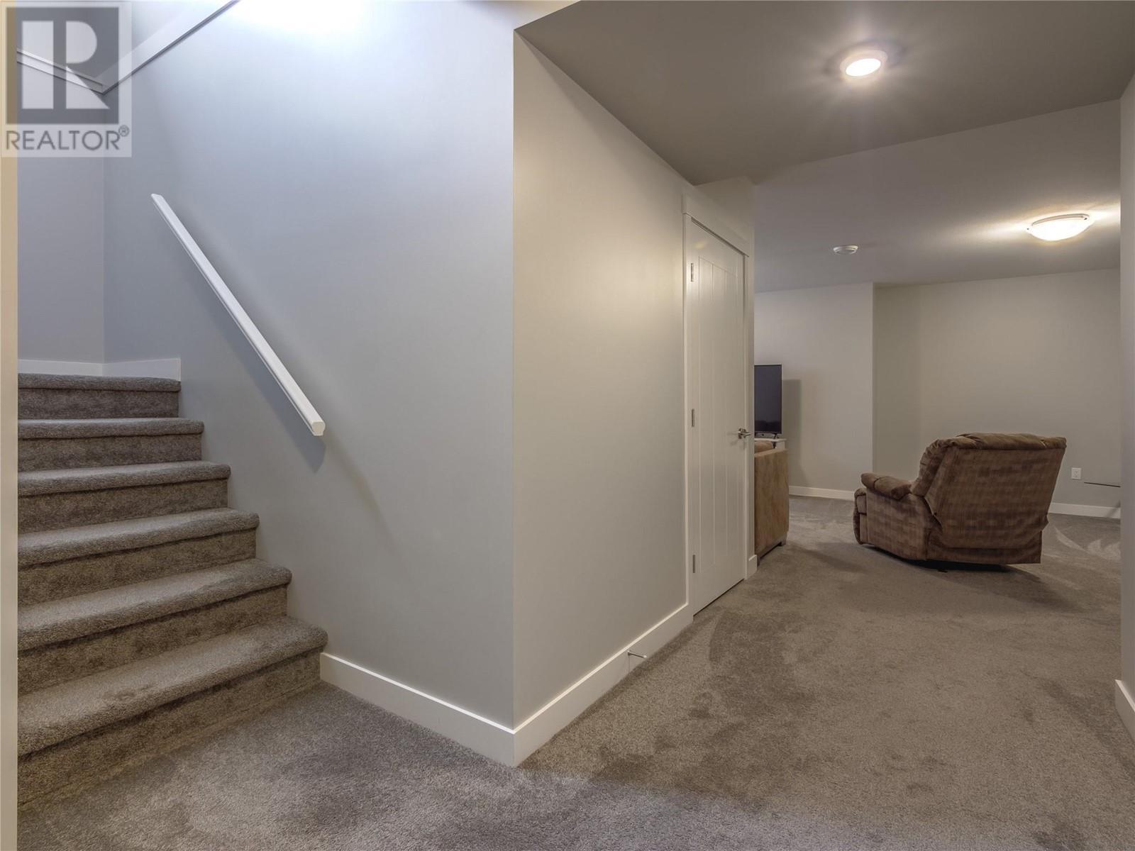 120 Sendero Crescent, Penticton, BC - Indoor Photo Showing Other Room