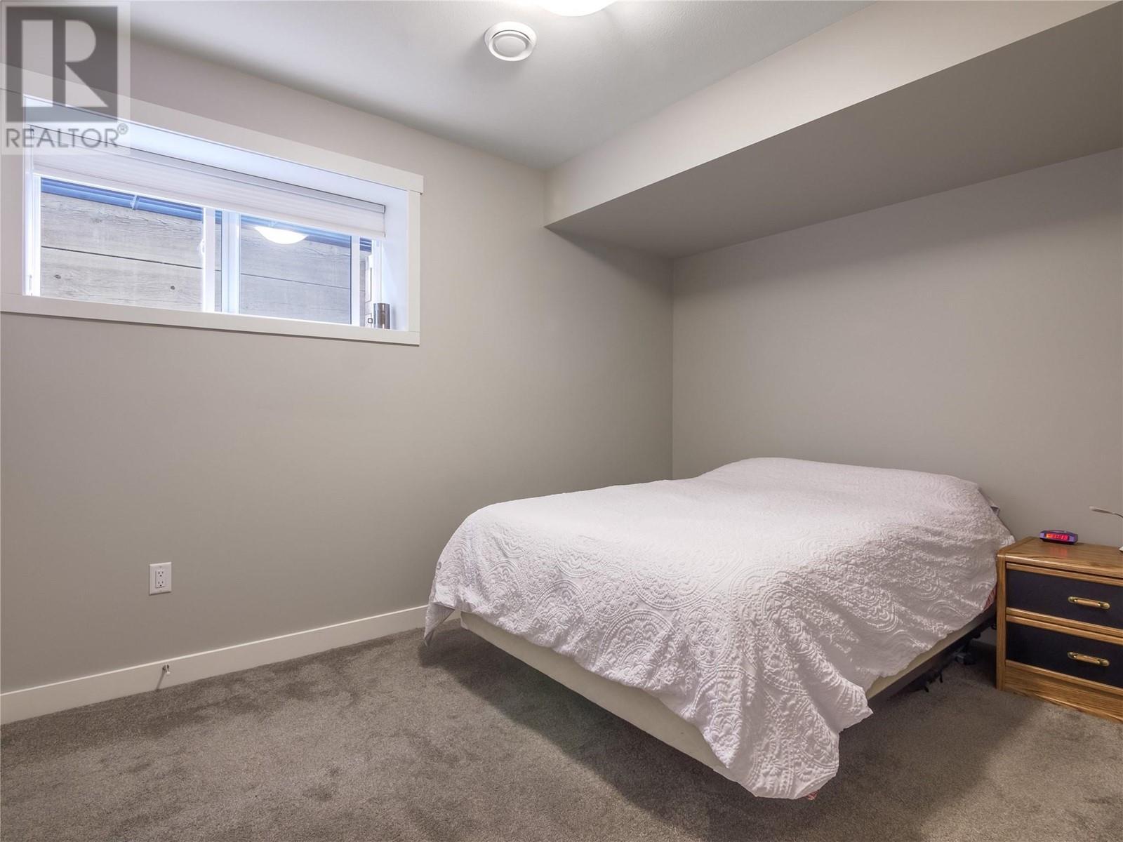 120 Sendero Crescent, Penticton, BC - Indoor Photo Showing Bedroom