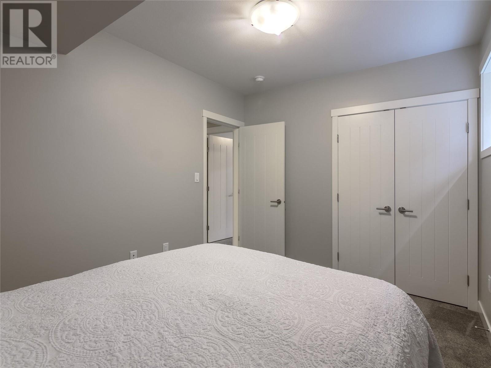 120 Sendero Crescent, Penticton, BC - Indoor Photo Showing Bedroom