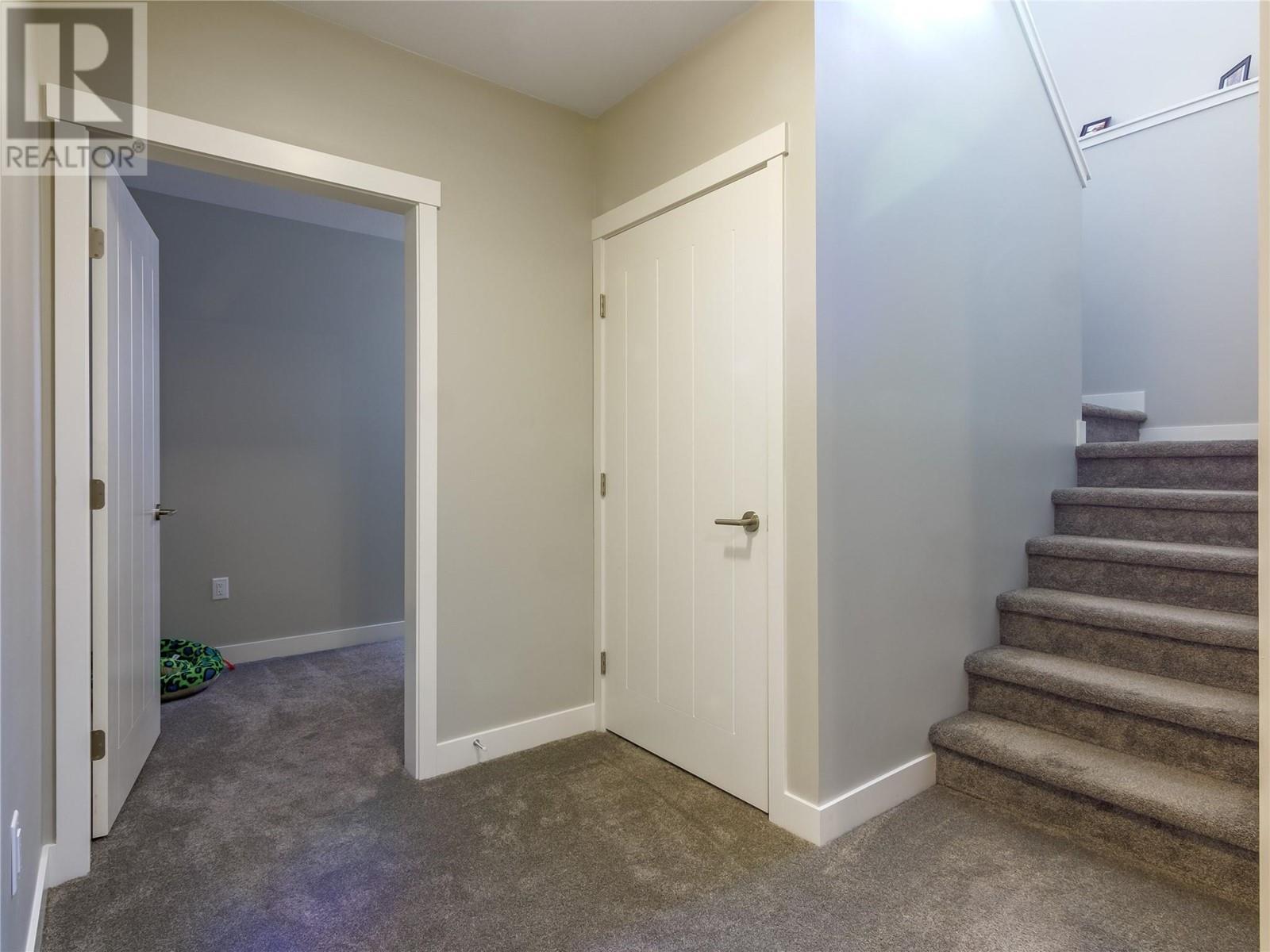 120 Sendero Crescent, Penticton, BC - Indoor Photo Showing Other Room