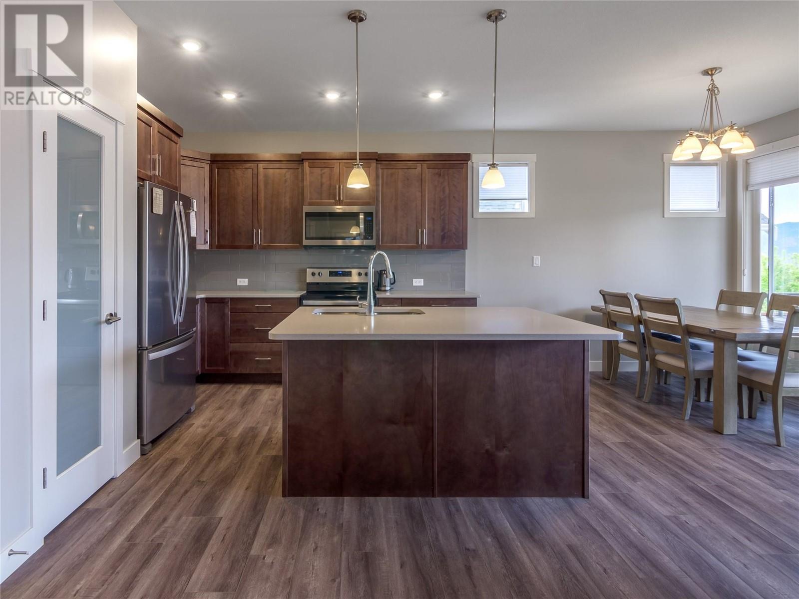 120 Sendero Crescent, Penticton, BC - Indoor Photo Showing Kitchen