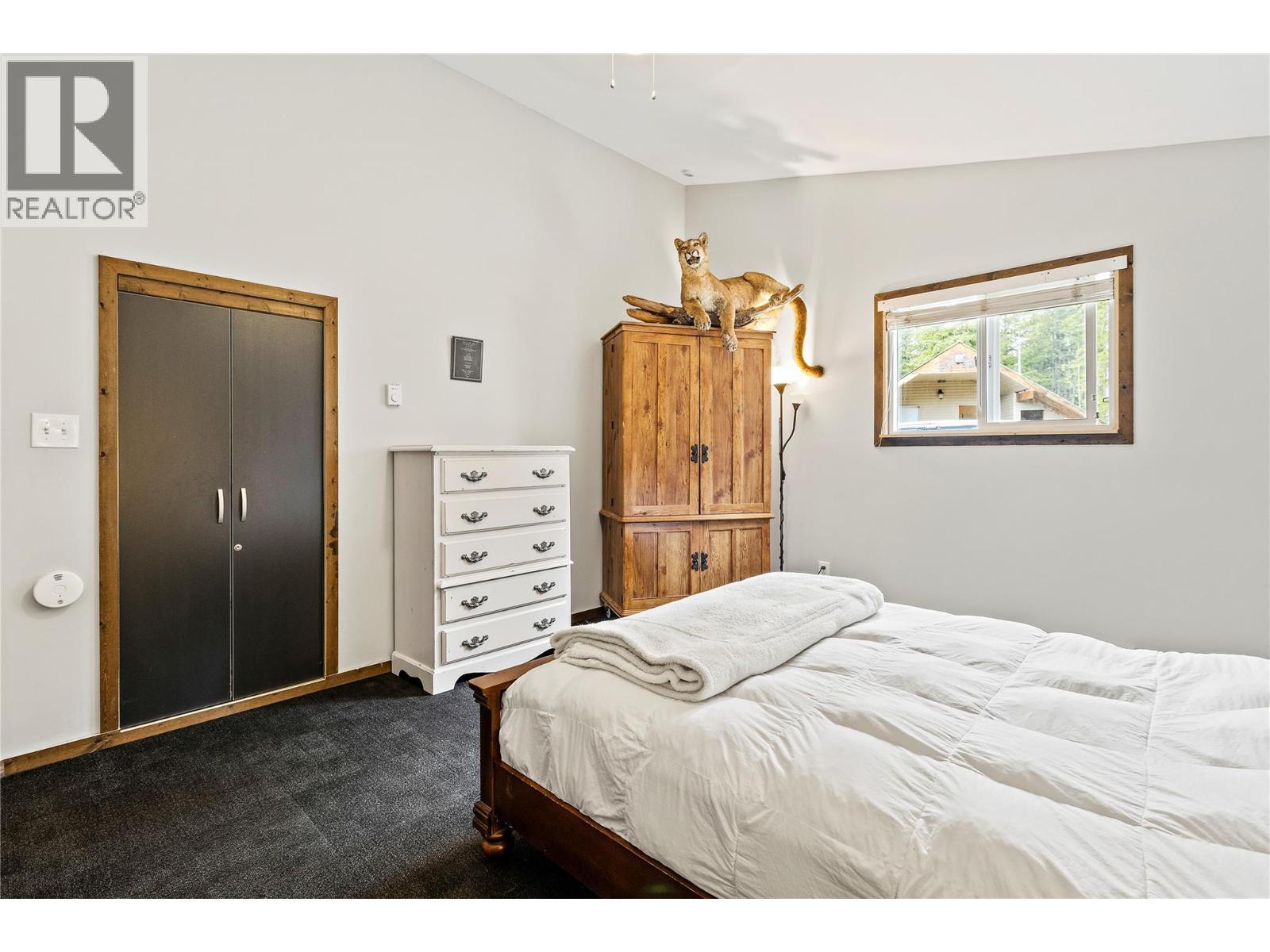 1446 Nittel Road, Seymour Arm, BC - Indoor Photo Showing Bedroom