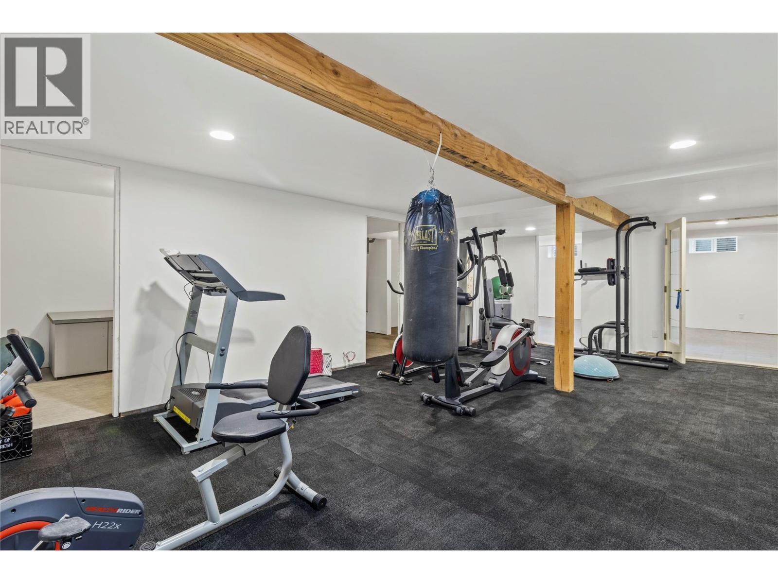1446 Nittel Road, Seymour Arm, BC - Indoor Photo Showing Gym Room
