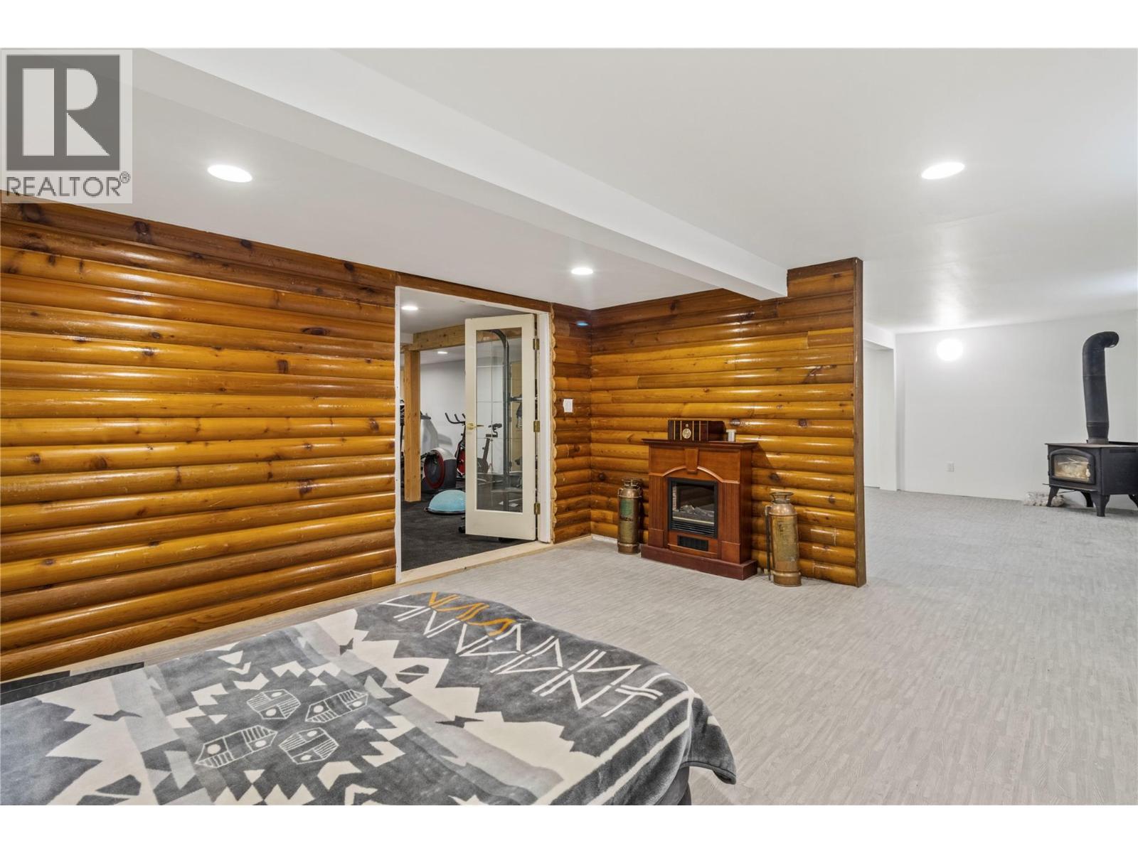 1446 Nittel Road, Seymour Arm, BC - Indoor