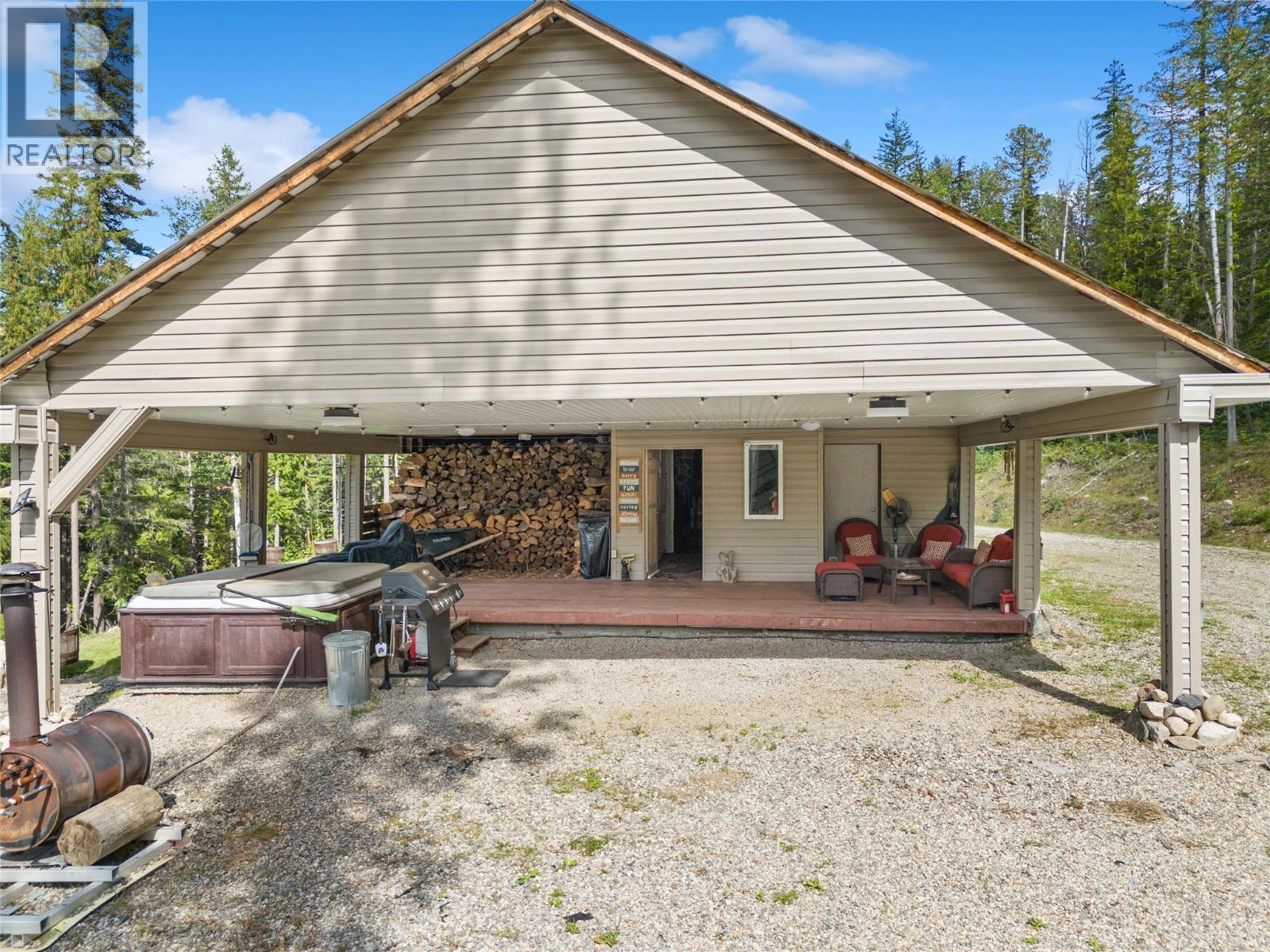 1446 Nittel Road, Seymour Arm, BC - Outdoor