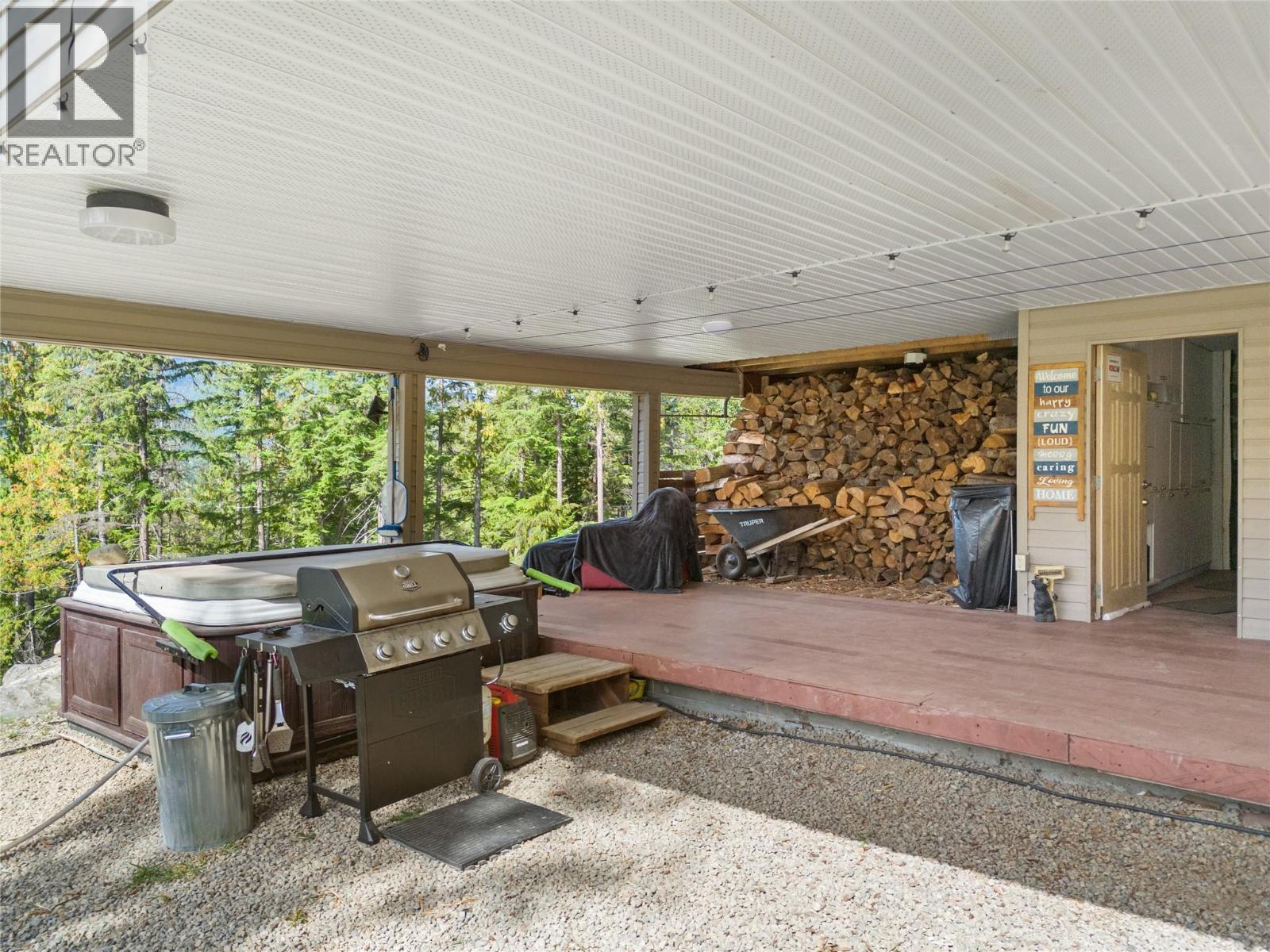 1446 Nittel Road, Seymour Arm, BC - Outdoor With Exterior