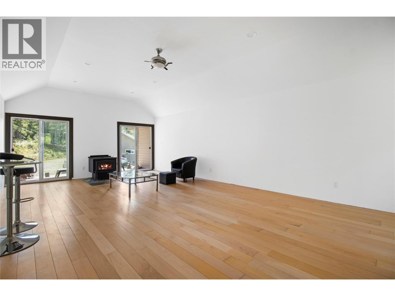 1446 Nittel Road, Seymour Arm, BC - Indoor