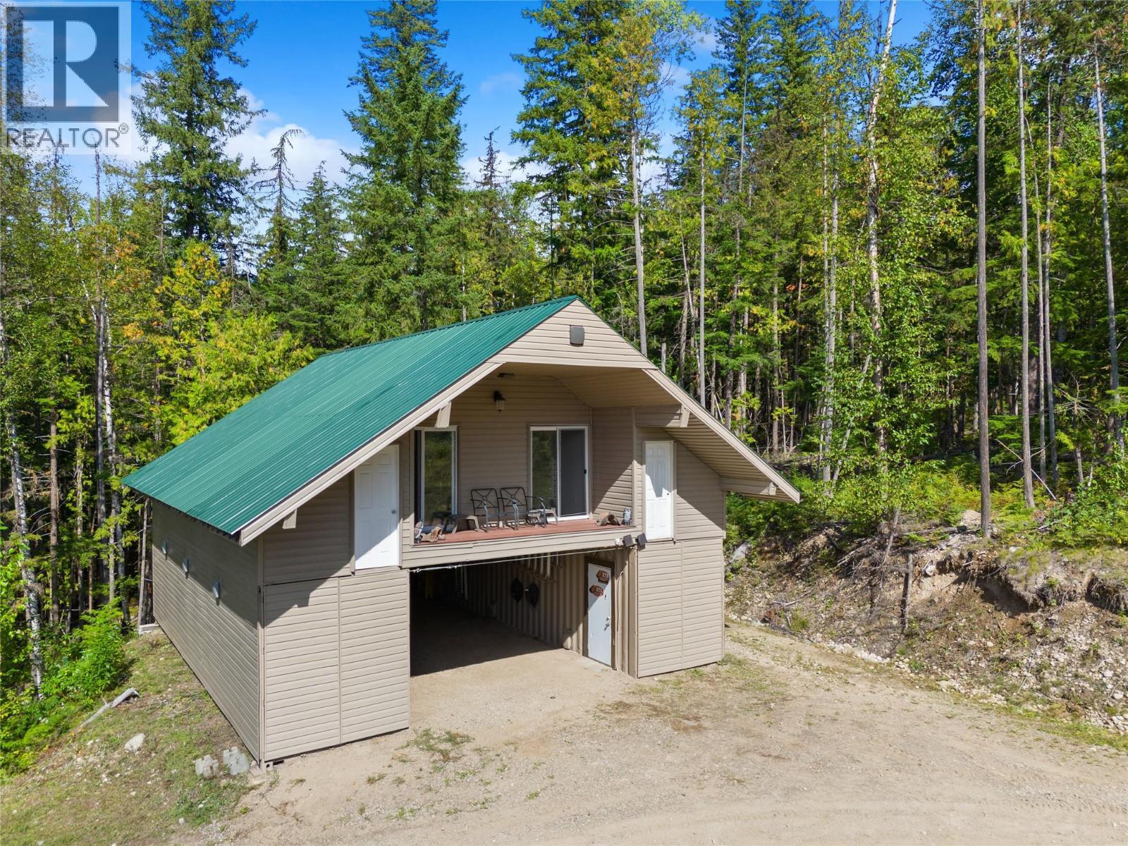 1446 Nittel Road, Seymour Arm, BC - Outdoor