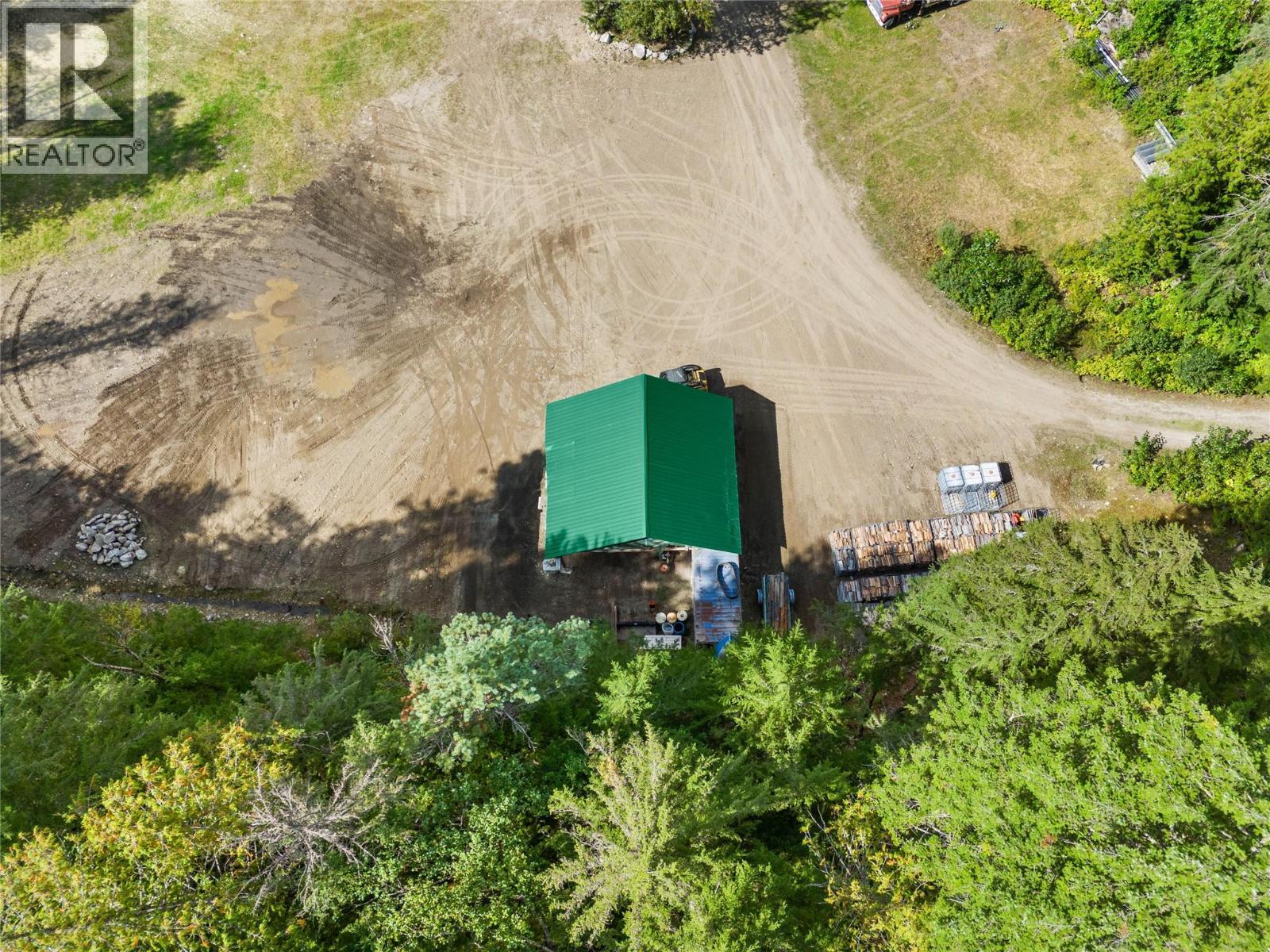 1446 Nittel Road, Seymour Arm, BC - Outdoor