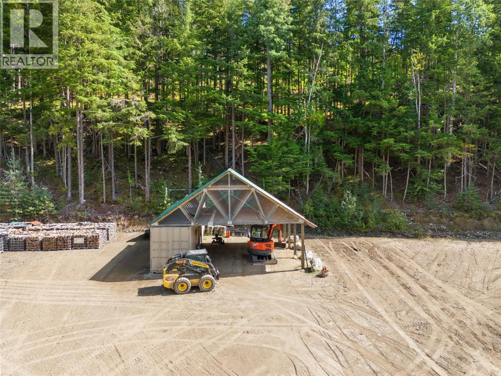 1446 Nittel Road, Seymour Arm, BC - Outdoor