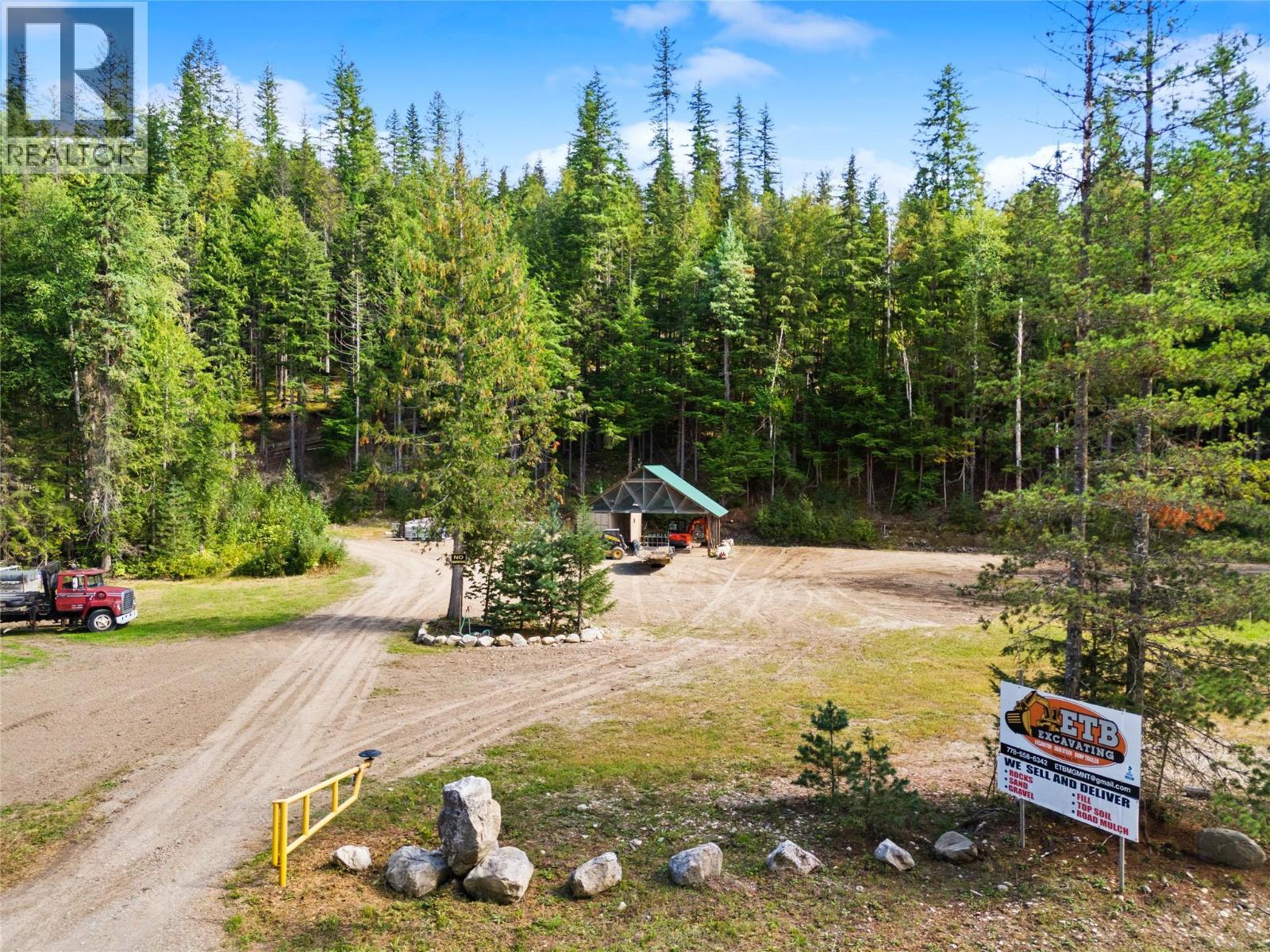 1446 Nittel Road, Seymour Arm, BC - Outdoor