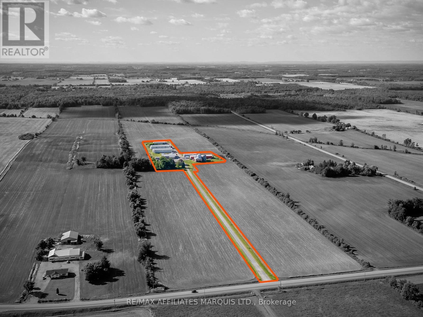 Lot lines are approximate only - 20731 Concession 5 Road, South Glengarry, ON