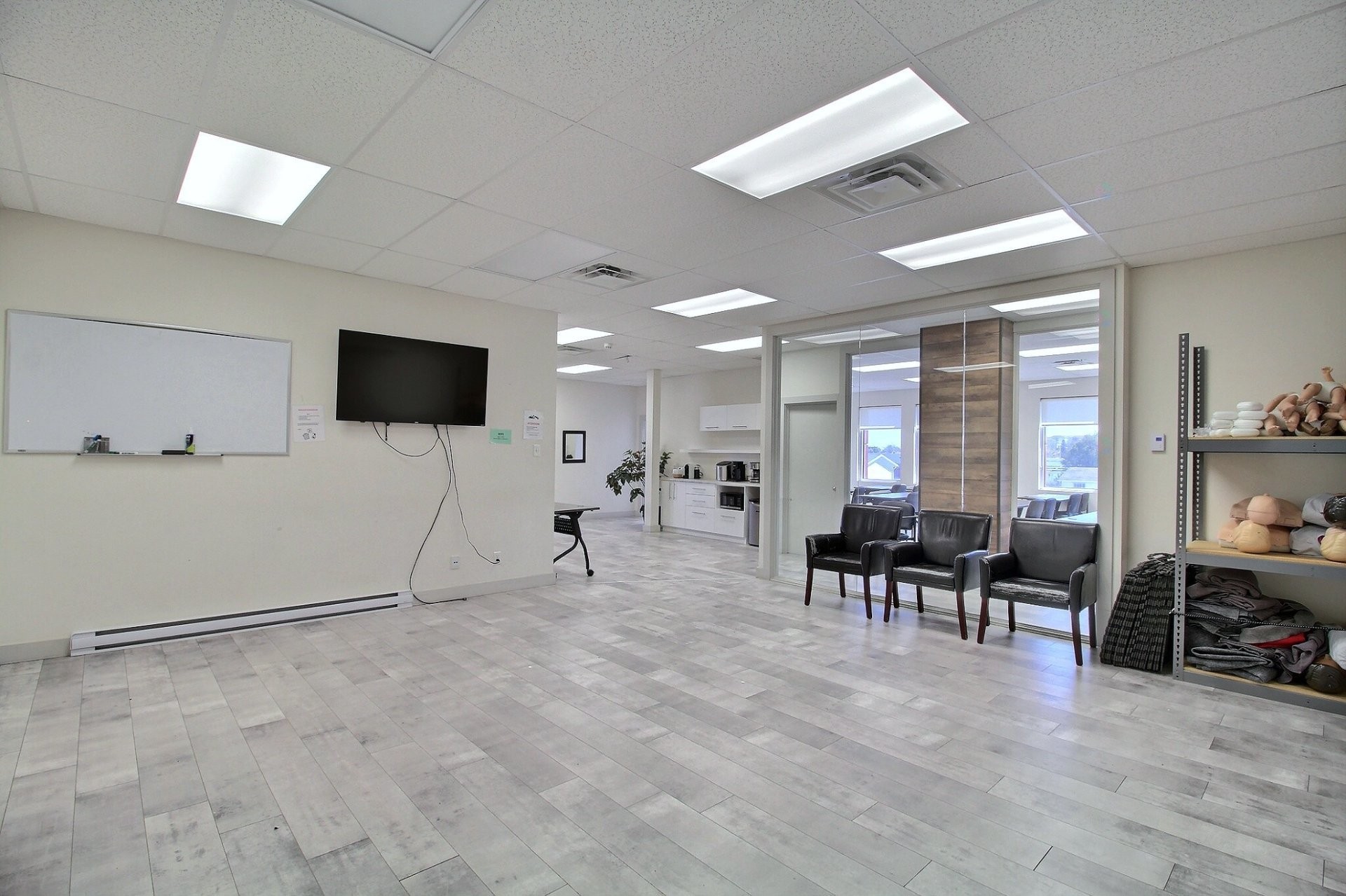 Vue d'ensemble - 1723 3E Avenue, Val-D'Or, QC - Indoor Photo Showing Other Room