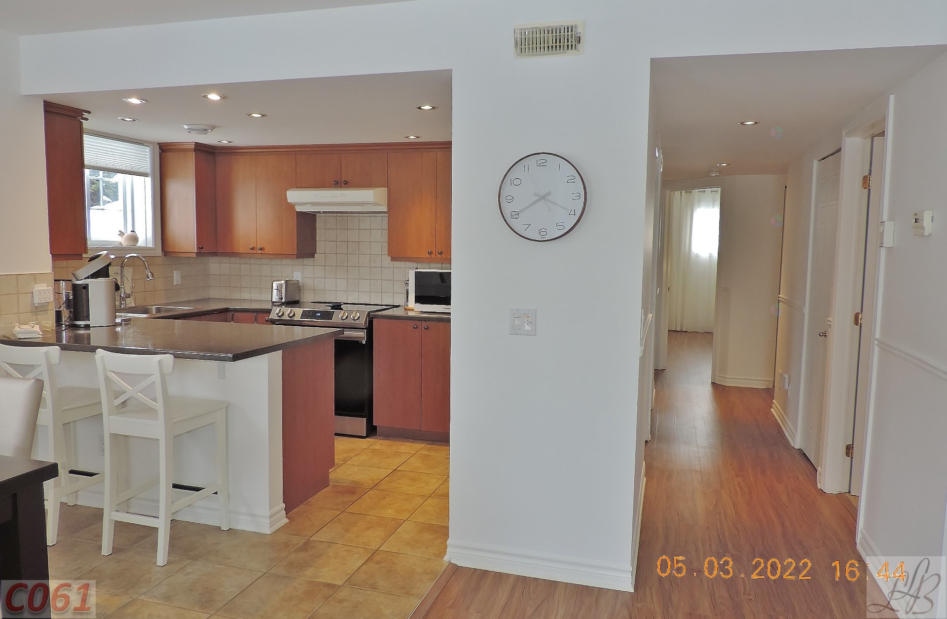 Cuisine - 14 Mtée Victor-Nymark, Saint-Sauveur, QC - Indoor Photo Showing Kitchen