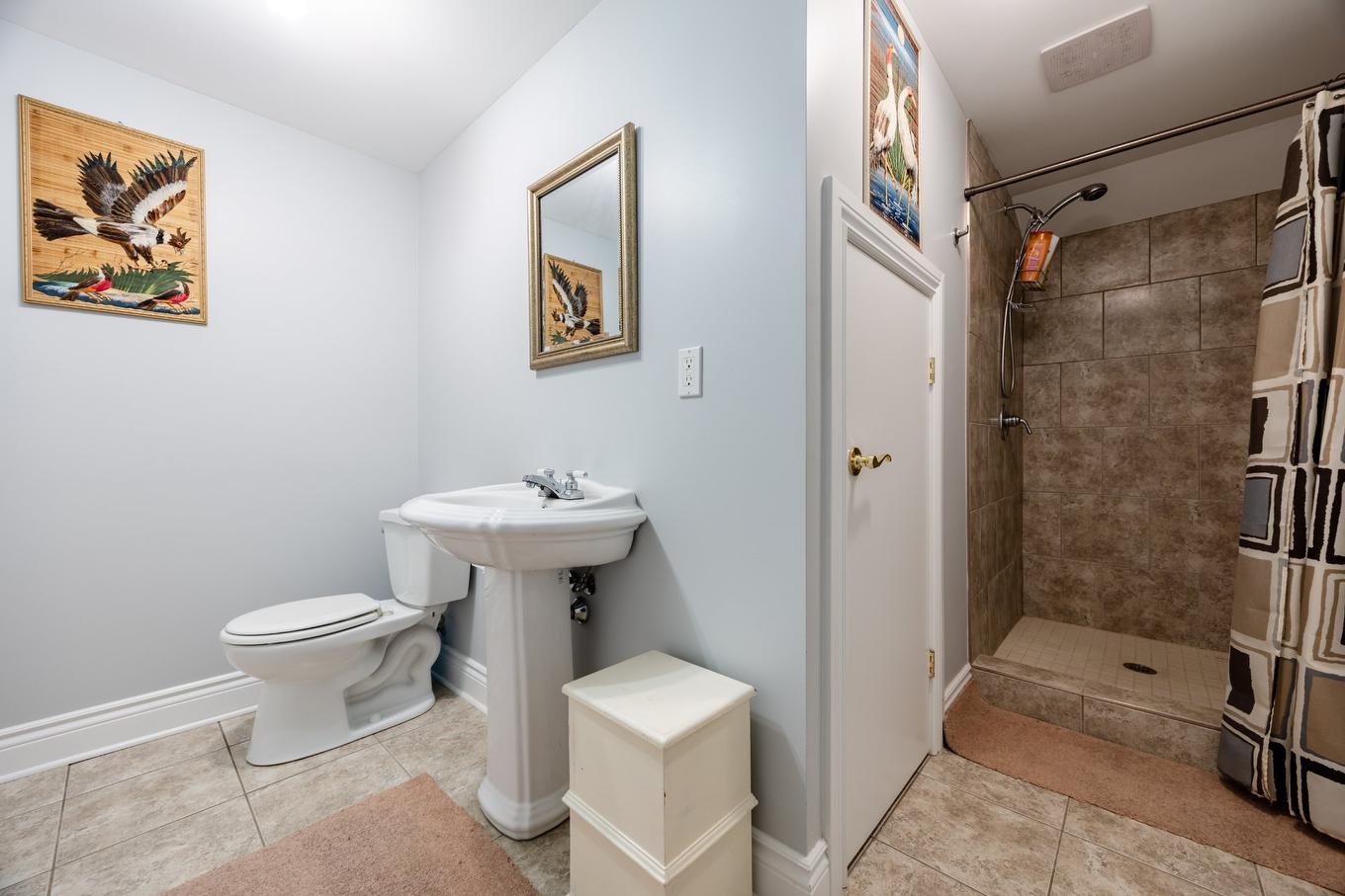 Bathroom - 7775 Rue De Lausanne, Brossard, QC - Indoor Photo Showing Bathroom