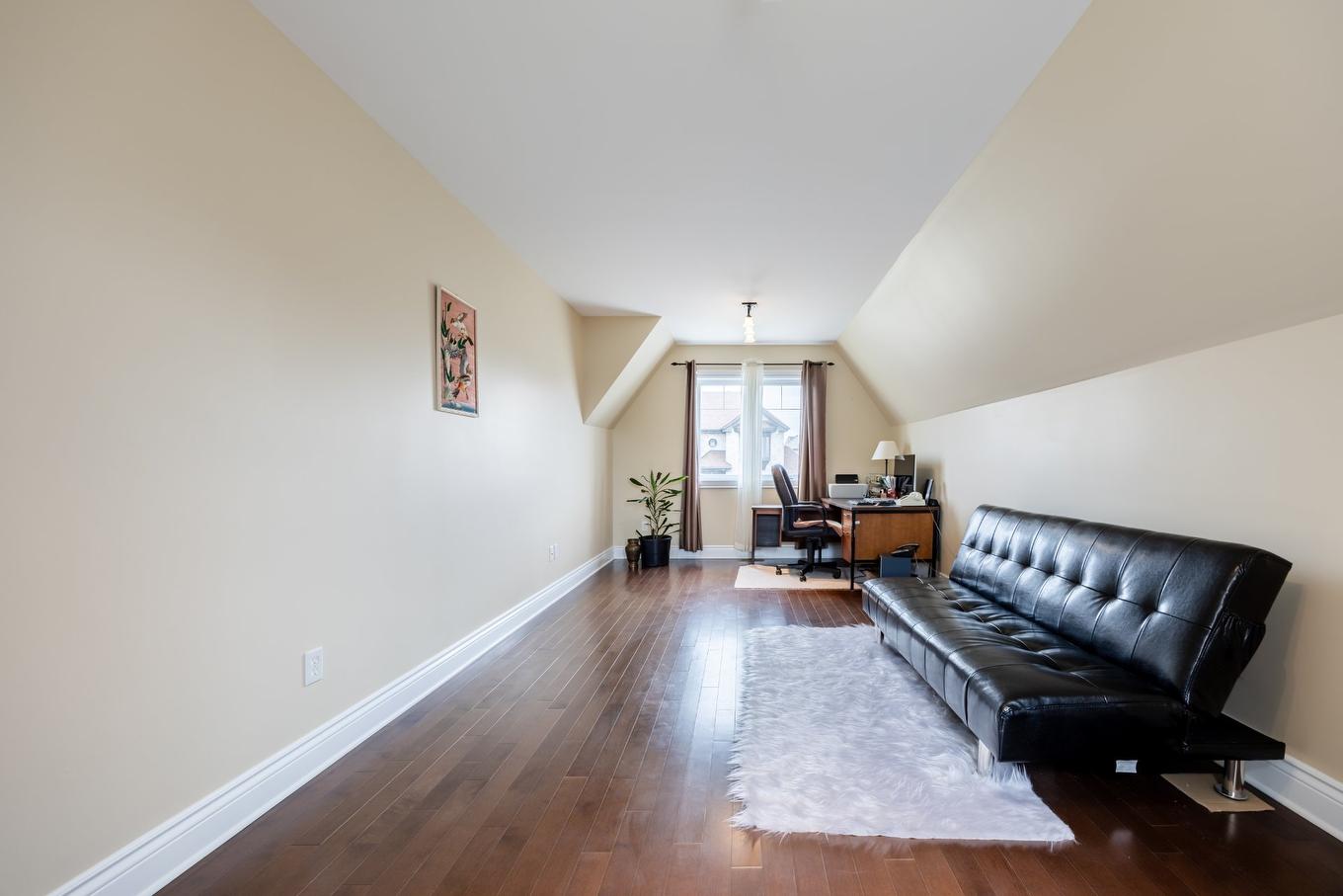 Playroom - 7775 Rue De Lausanne, Brossard, QC - Indoor