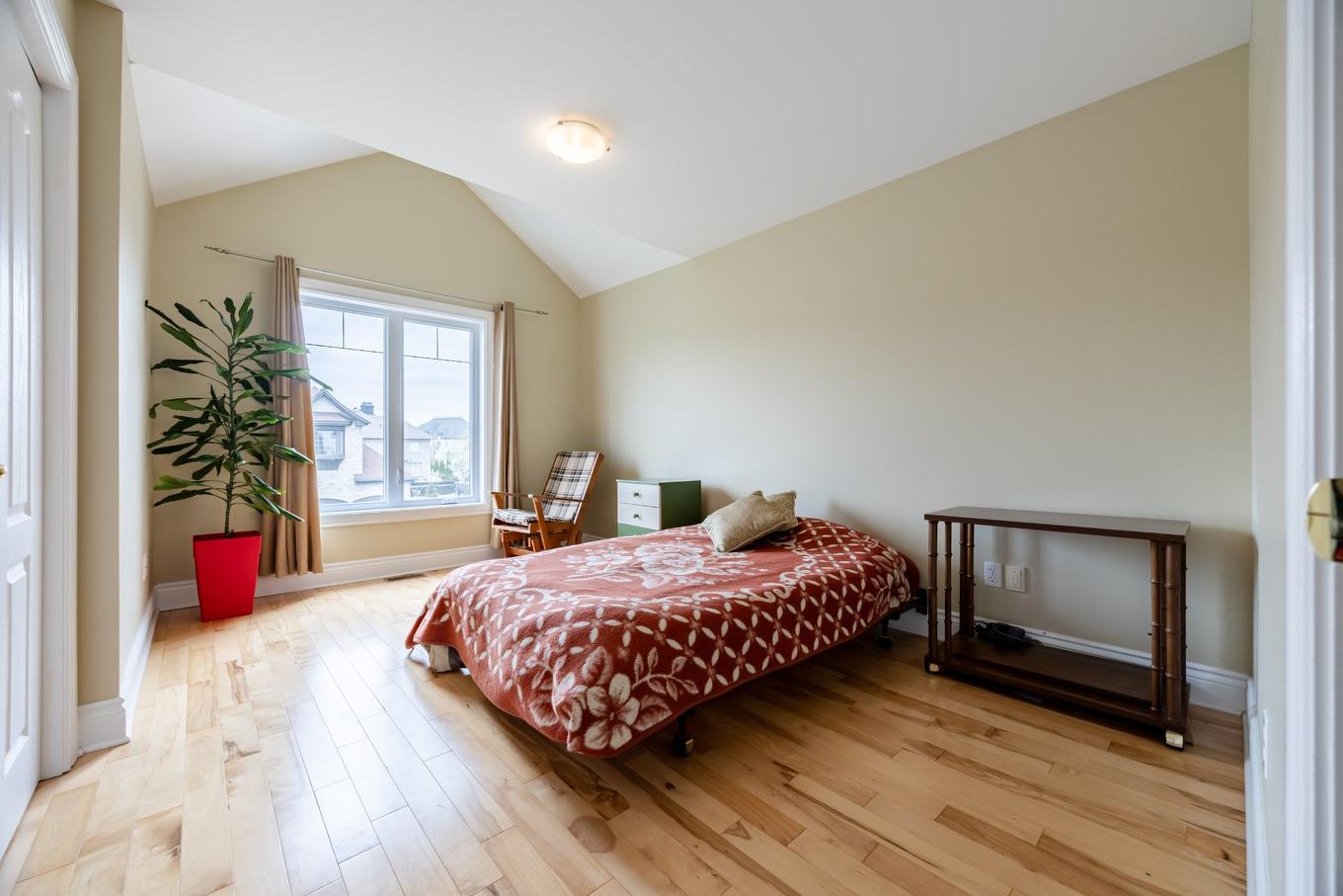 Bedroom - 7775 Rue De Lausanne, Brossard, QC - Indoor Photo Showing Bedroom