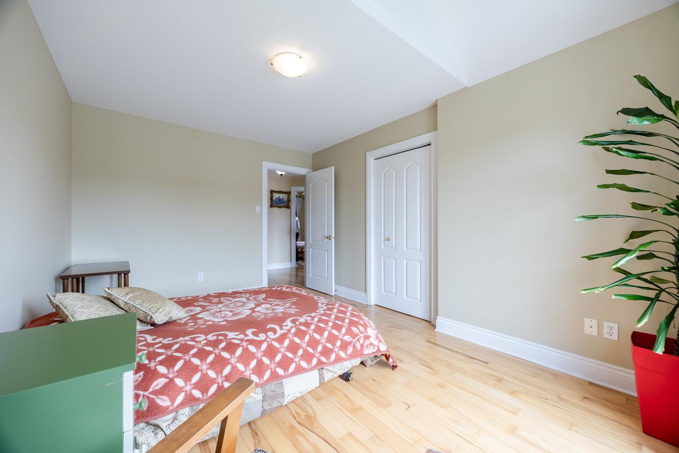 Bedroom - 7775 Rue De Lausanne, Brossard, QC - Indoor Photo Showing Bedroom