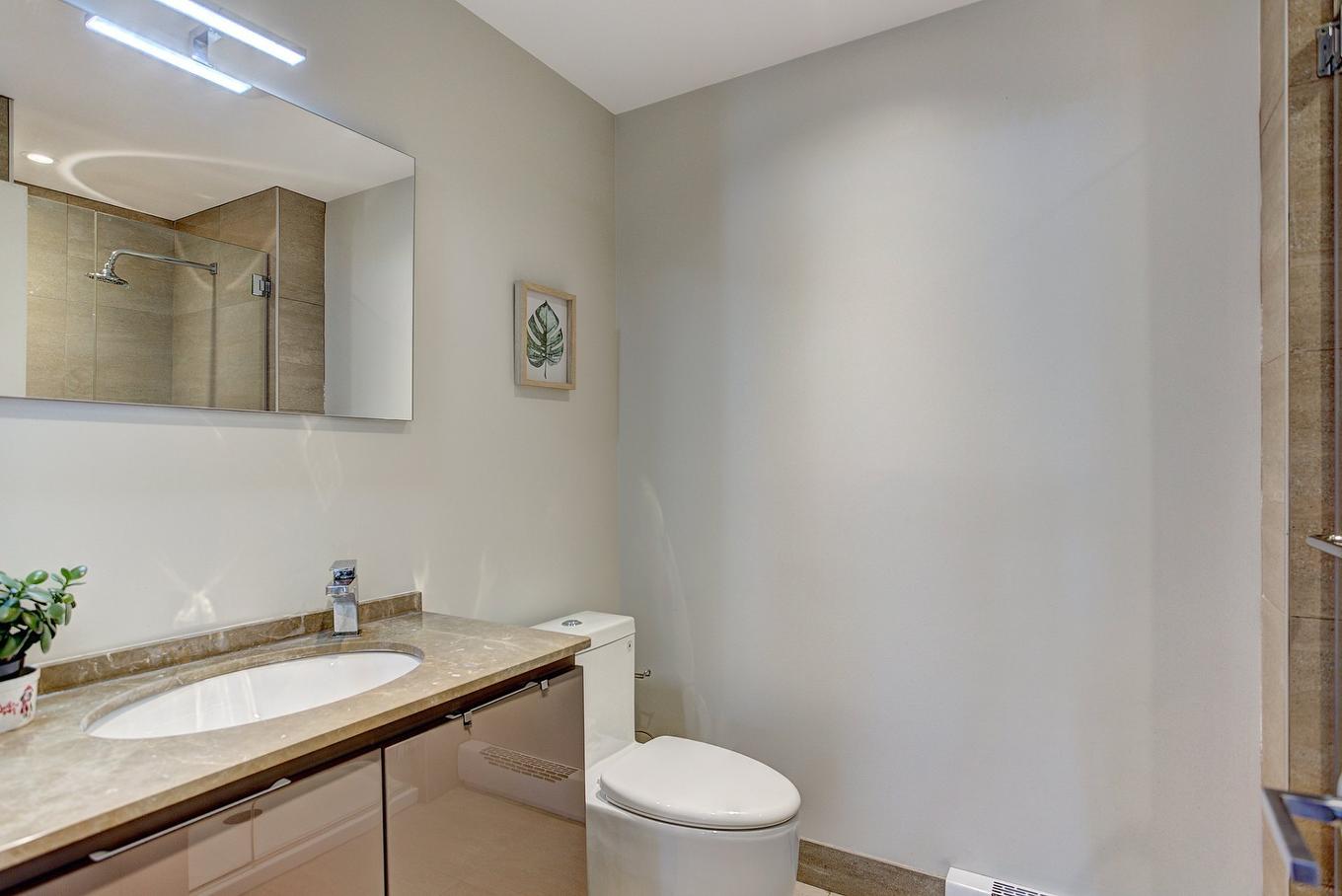 Bathroom - 2405-1300 Boul. René-Lévesque O., Montréal (Ville-Marie), QC - Indoor Photo Showing Bathroom