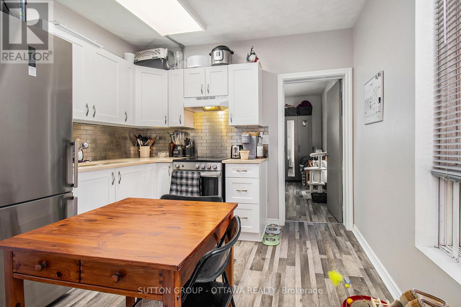 698 Cooper Street, Ottawa, ON