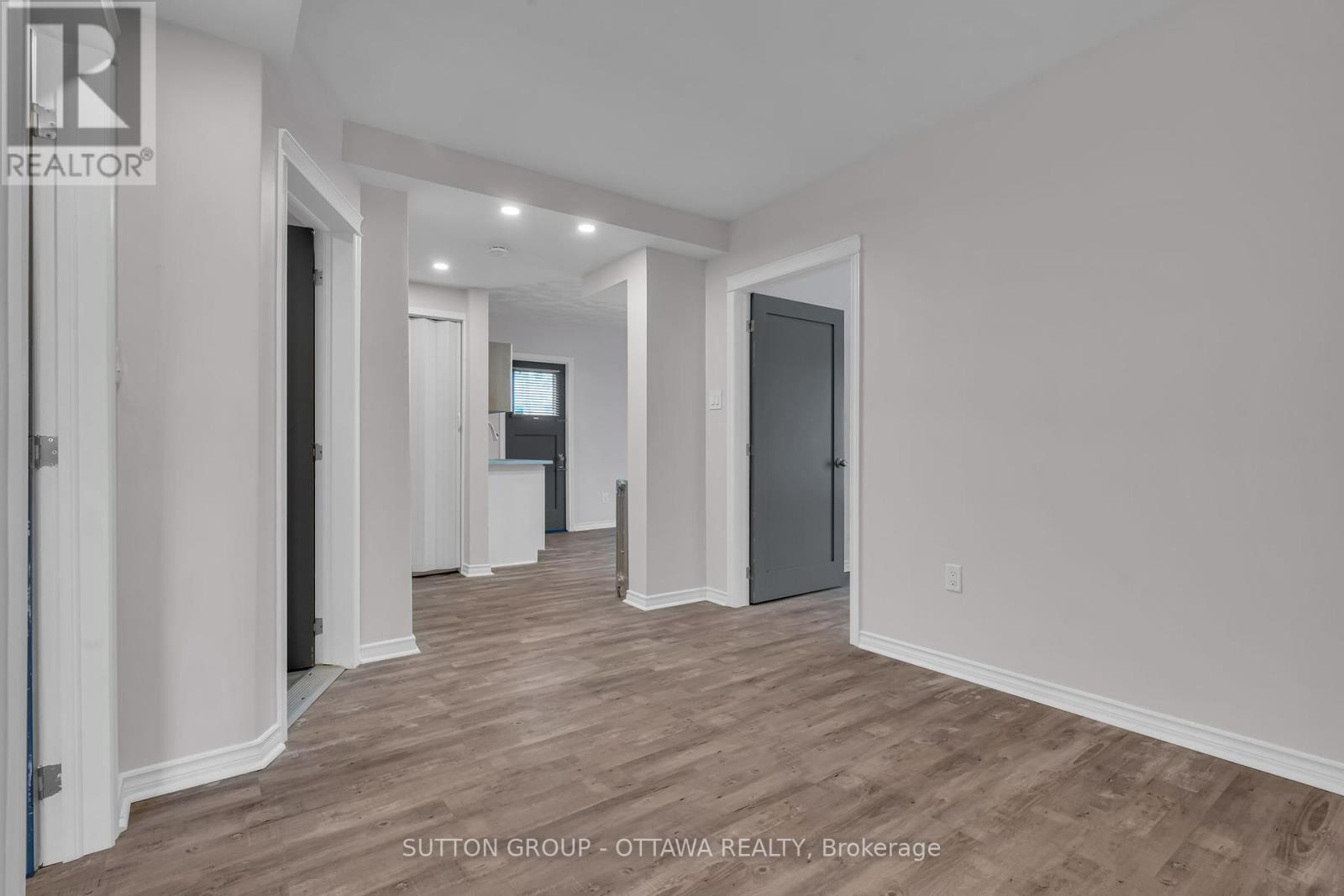 698 Cooper Street, Ottawa, ON