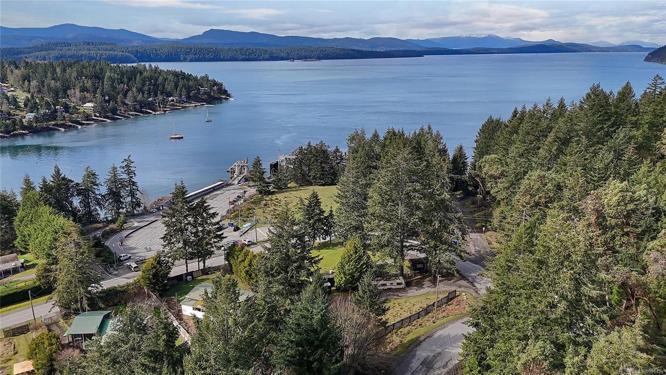 492 Dalton Dr, Mayne Island, BC
