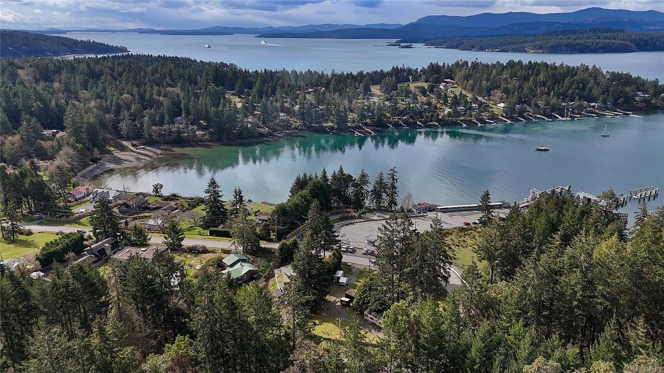 492 Dalton Dr, Mayne Island, BC