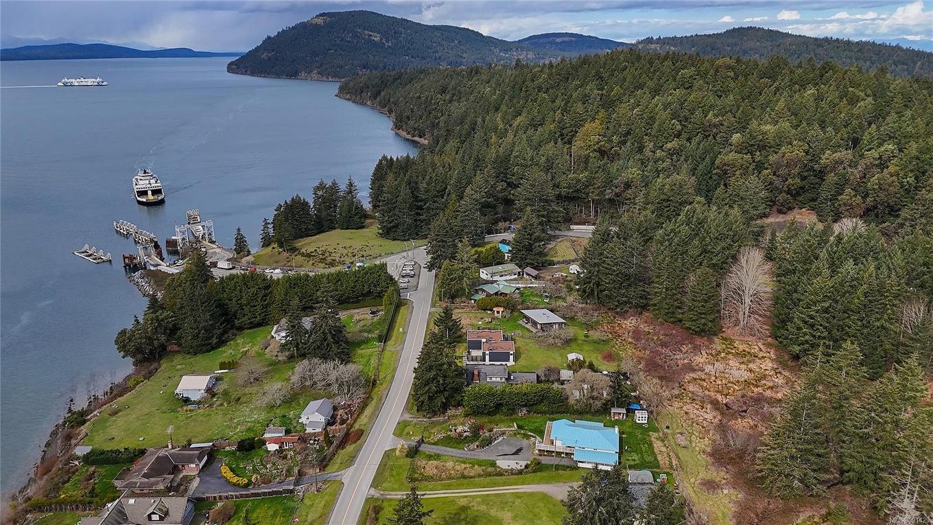 492 Dalton Dr, Mayne Island, BC