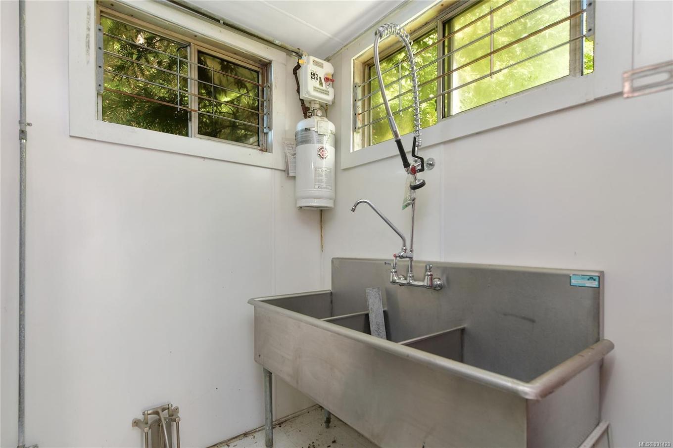 492 Dalton Dr, Mayne Island, BC