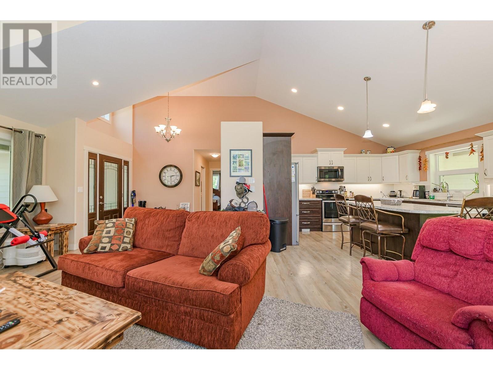 51 Monks Road, Grindrod, BC