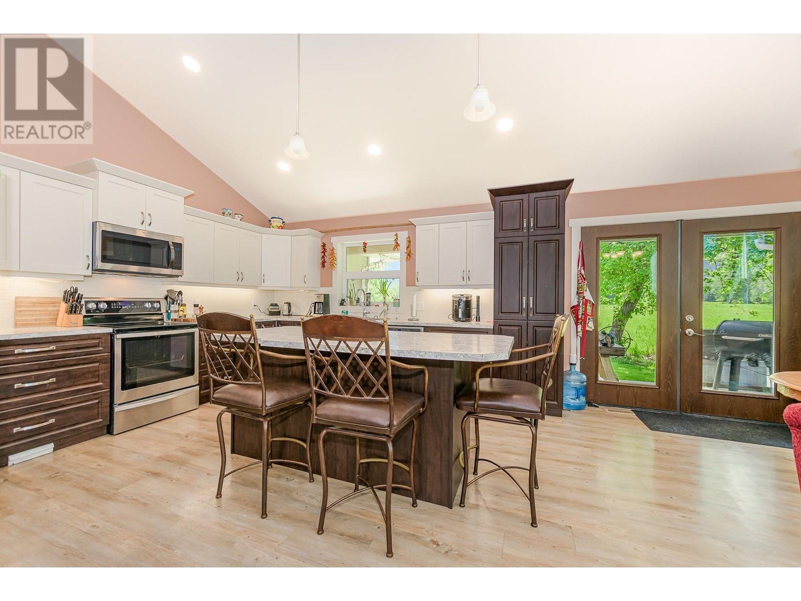 51 Monks Road, Grindrod, BC