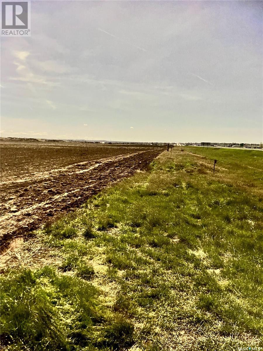 60 Acres On Trans Canada Highway, Swift Current Rm No. 137, SK