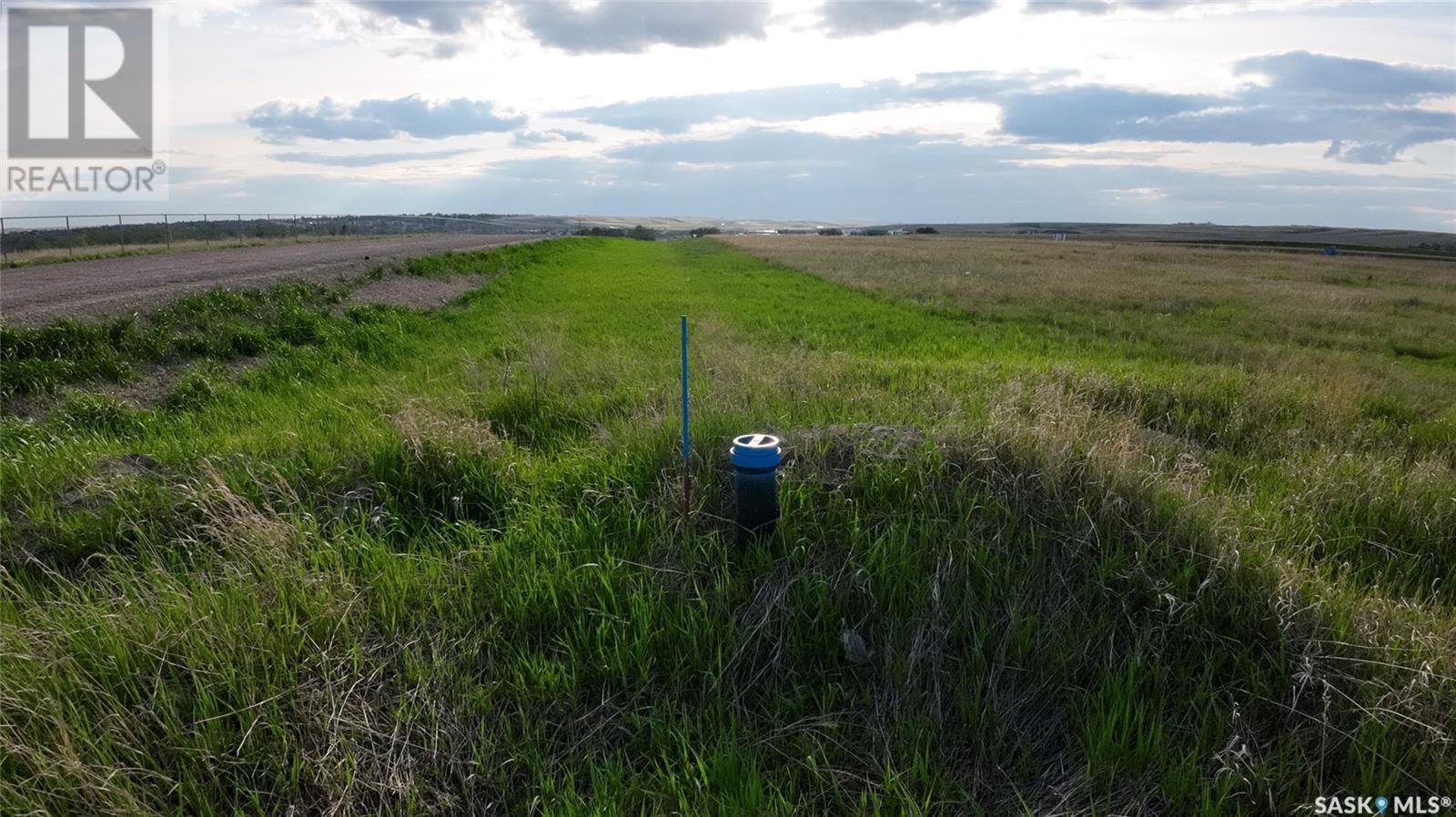 60 Acres On Trans Canada Highway, Swift Current Rm No. 137, SK