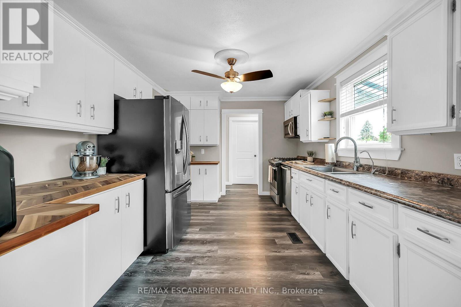 1044 Main Street, Norfolk, ON - Indoor Photo Showing Kitchen