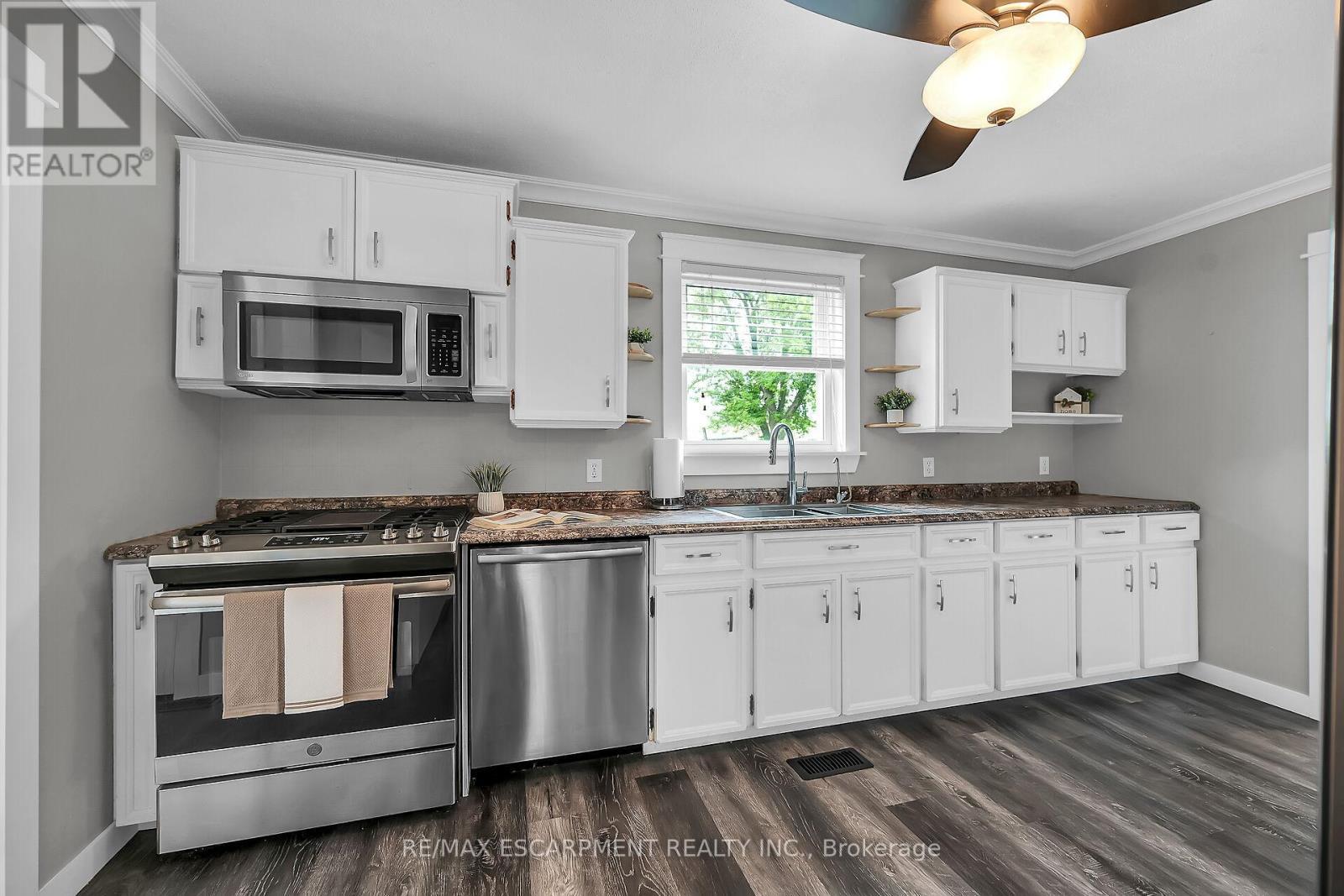 1044 Main Street, Norfolk, ON - Indoor Photo Showing Kitchen With Stainless Steel Kitchen With Double Sink