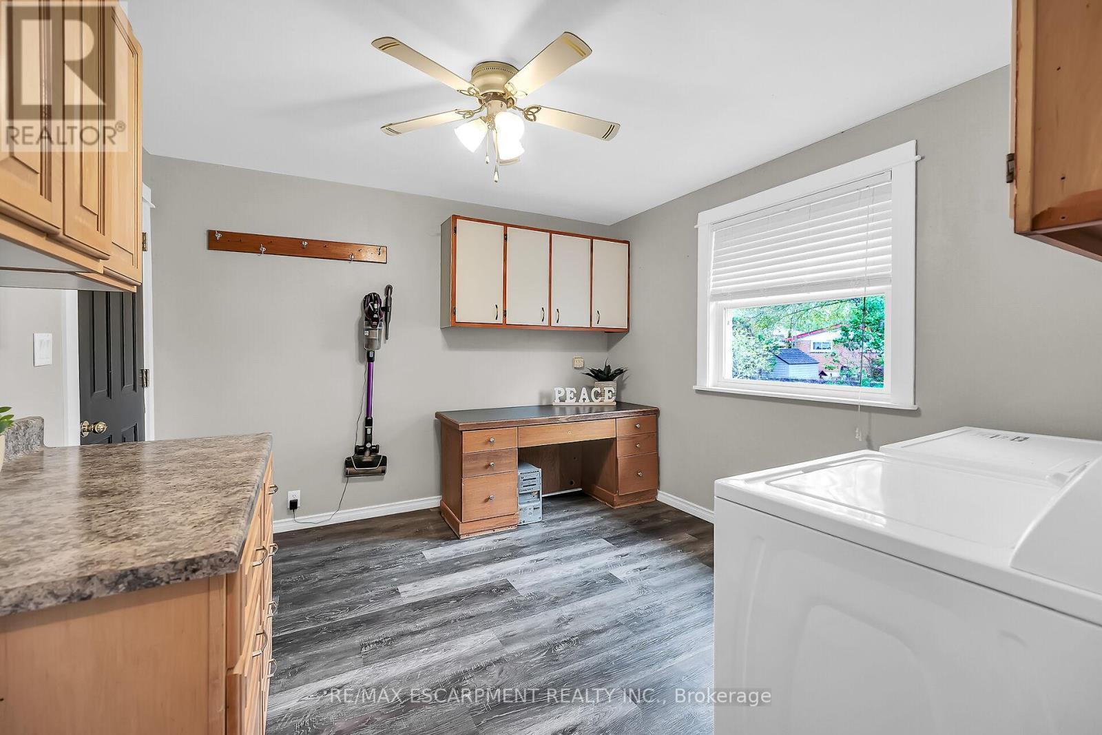 1044 Main Street, Norfolk, ON - Indoor Photo Showing Laundry Room
