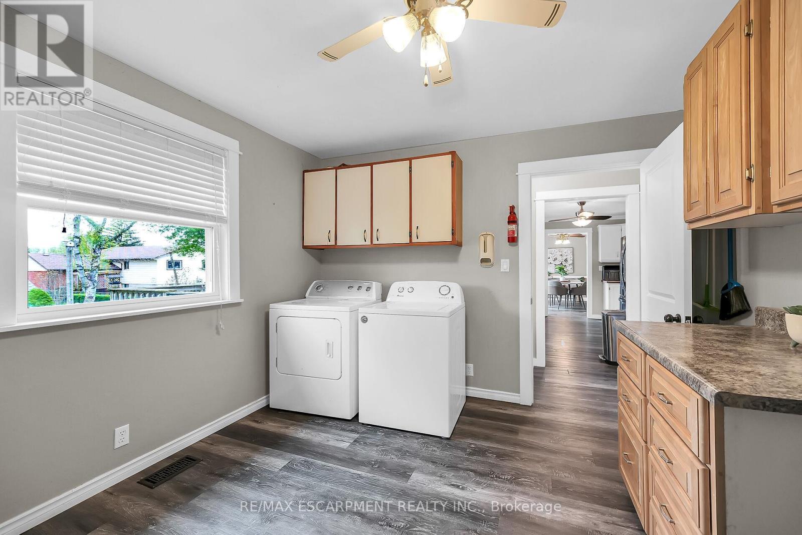 1044 Main Street, Norfolk, ON - Indoor Photo Showing Laundry Room