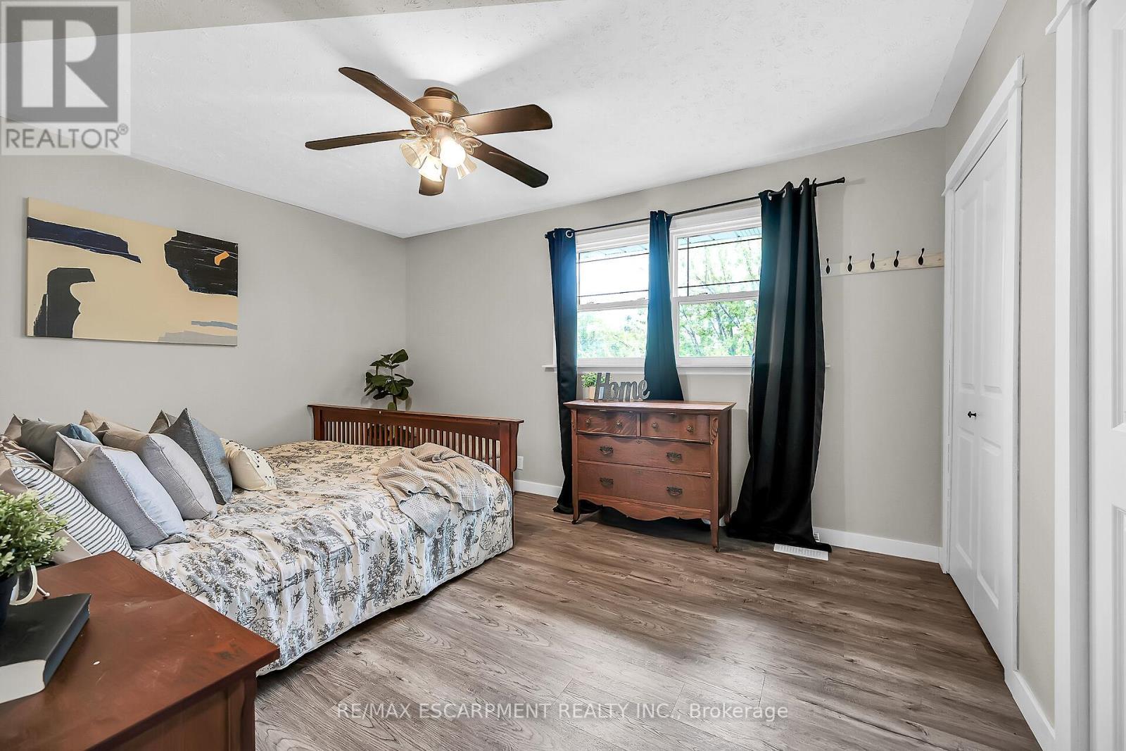 1044 Main Street, Norfolk, ON - Indoor Photo Showing Bedroom