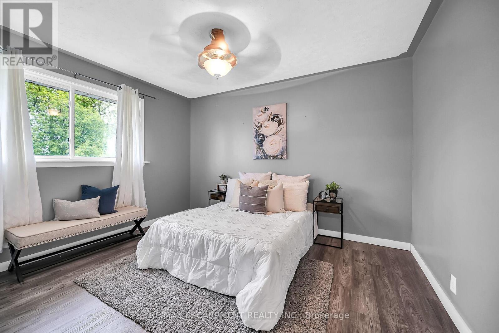 1044 Main Street, Norfolk, ON - Indoor Photo Showing Bedroom