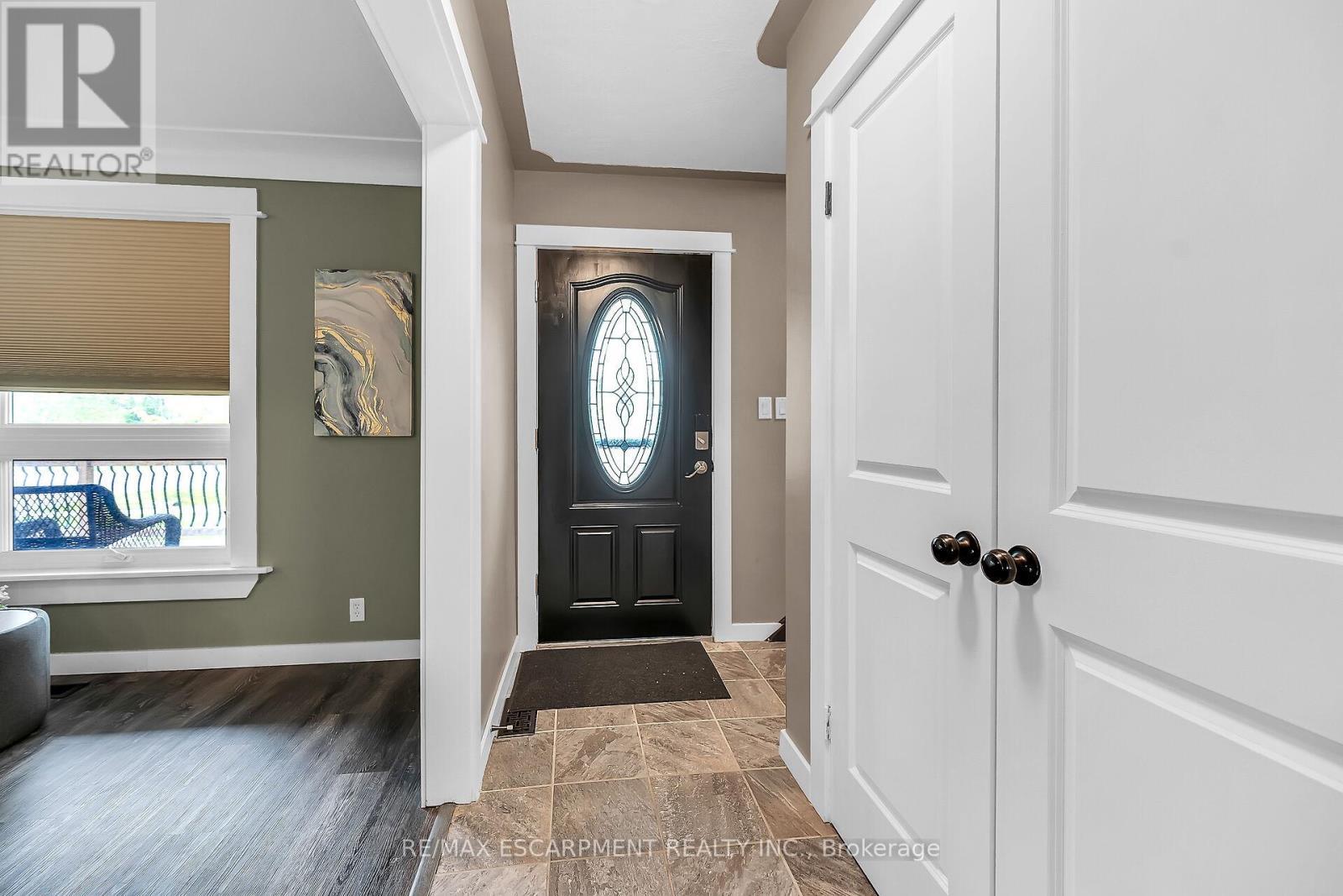 1044 Main Street, Norfolk, ON - Indoor Photo Showing Other Room