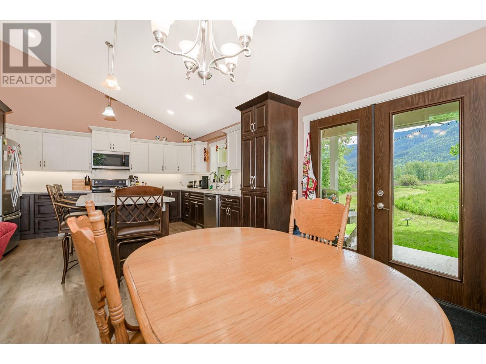 51 Monks Road, Grindrod, BC - Indoor Photo Showing Dining Room